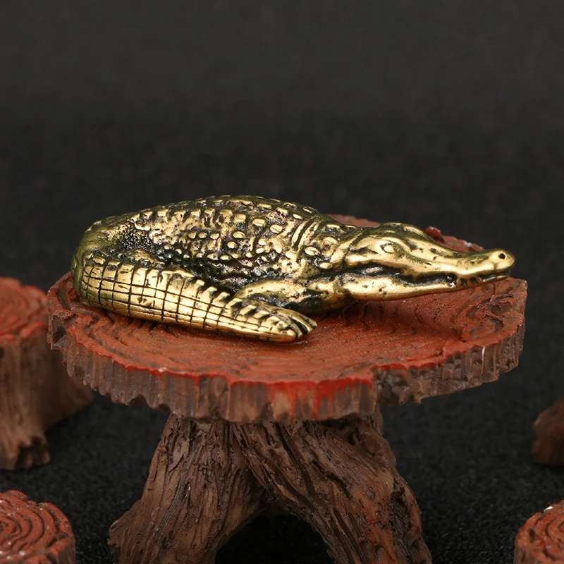 Brass ornaments decorated crocodile statue antique bronze Brass Animal Statue