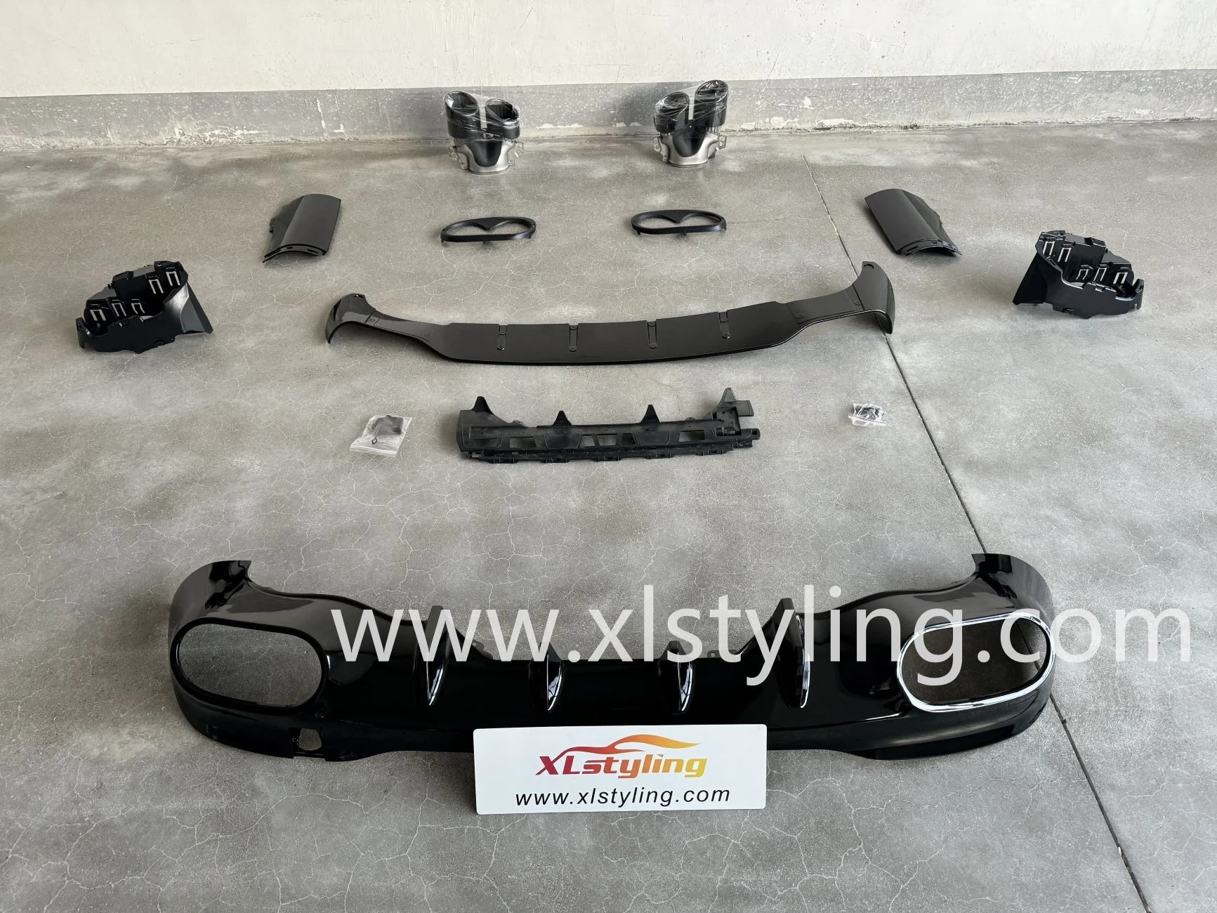 High quality body kit car front bumper with grille for Mercedes Benz CLA W118 2019+ upgrade to CLA45 rear diffuser