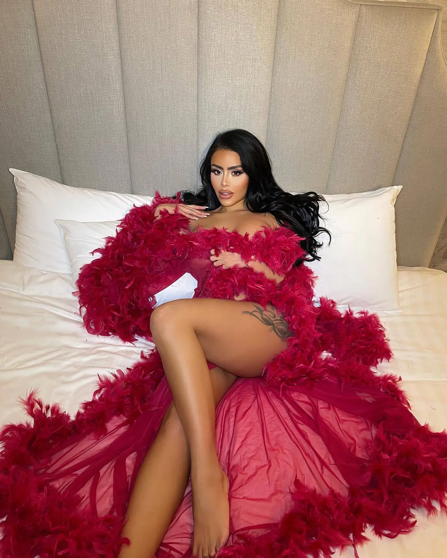 Nightclub Sexy Robes See-Through Wedding Dress Luxury Feather  Performance Clothing  Hot Romantic Sexy Sleepwear