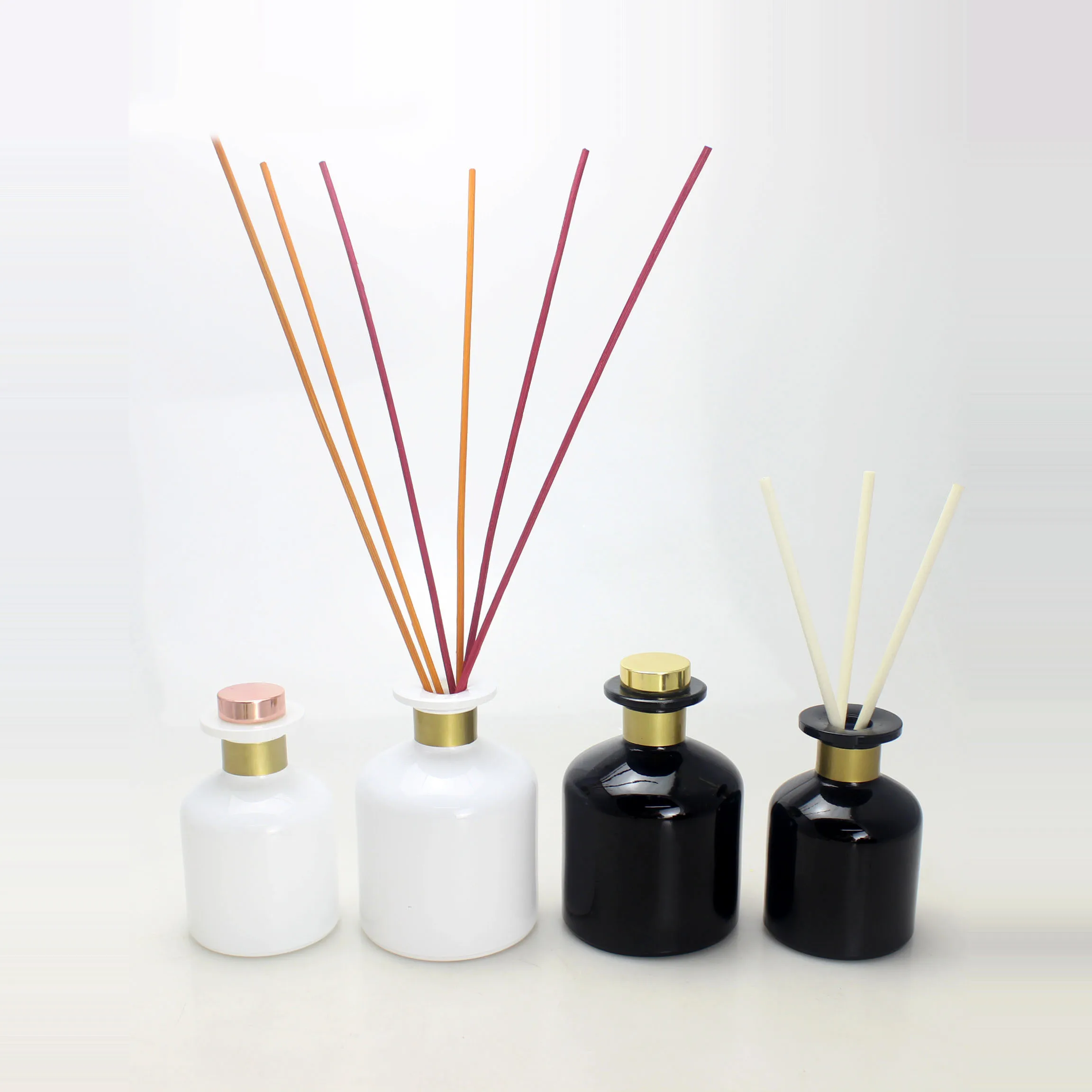 Home Fragrance Diffuser Bottle 50ml 100ml  Air Freshener Essential Oils Diffuser Simple Empty Round Reed Diffuser Bottle Luxury