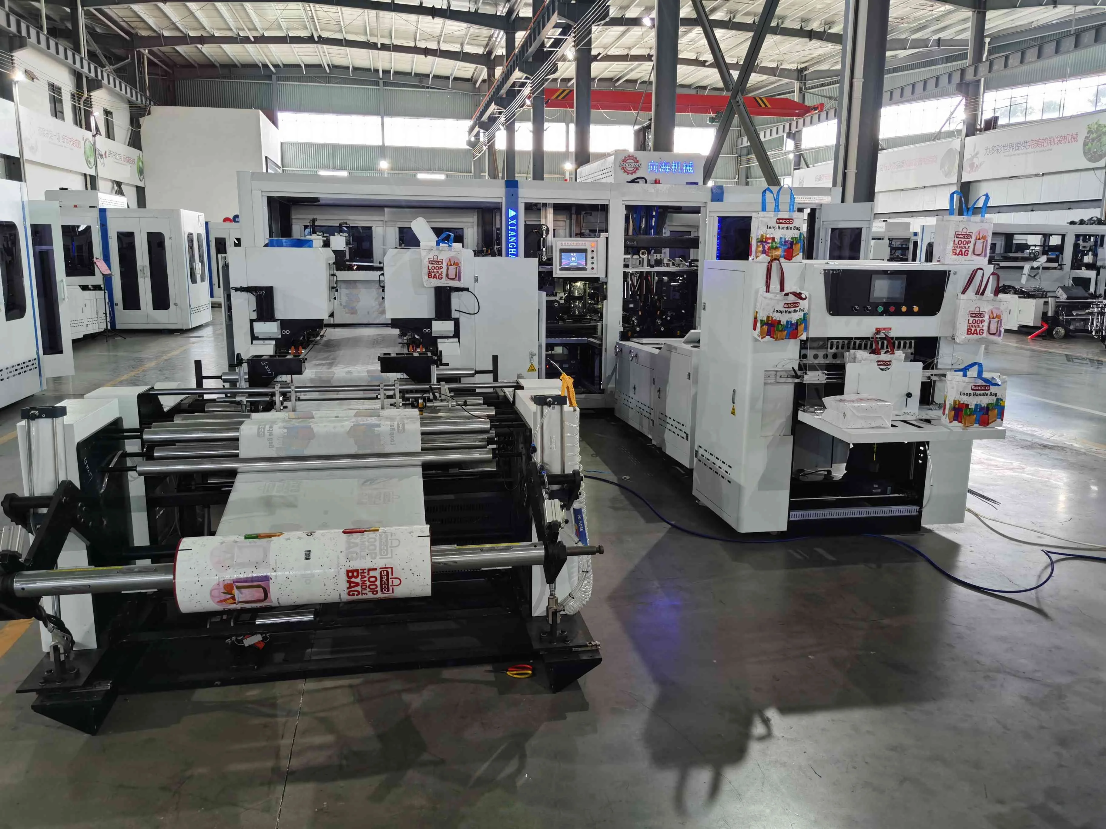 Non Woven 3D Stereoscopic Bag Ultrasonic Box Type Bag Making Machine