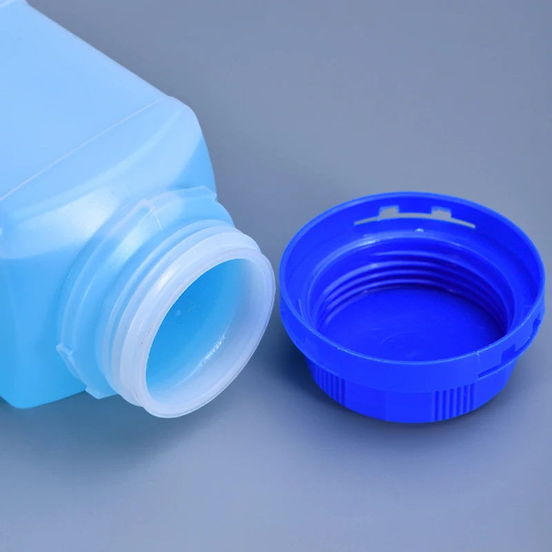 Rectangular HDPE Agrochemical Pharmaceuticals Frosted Plastic Bottles With Inner Caps Manufacturing
