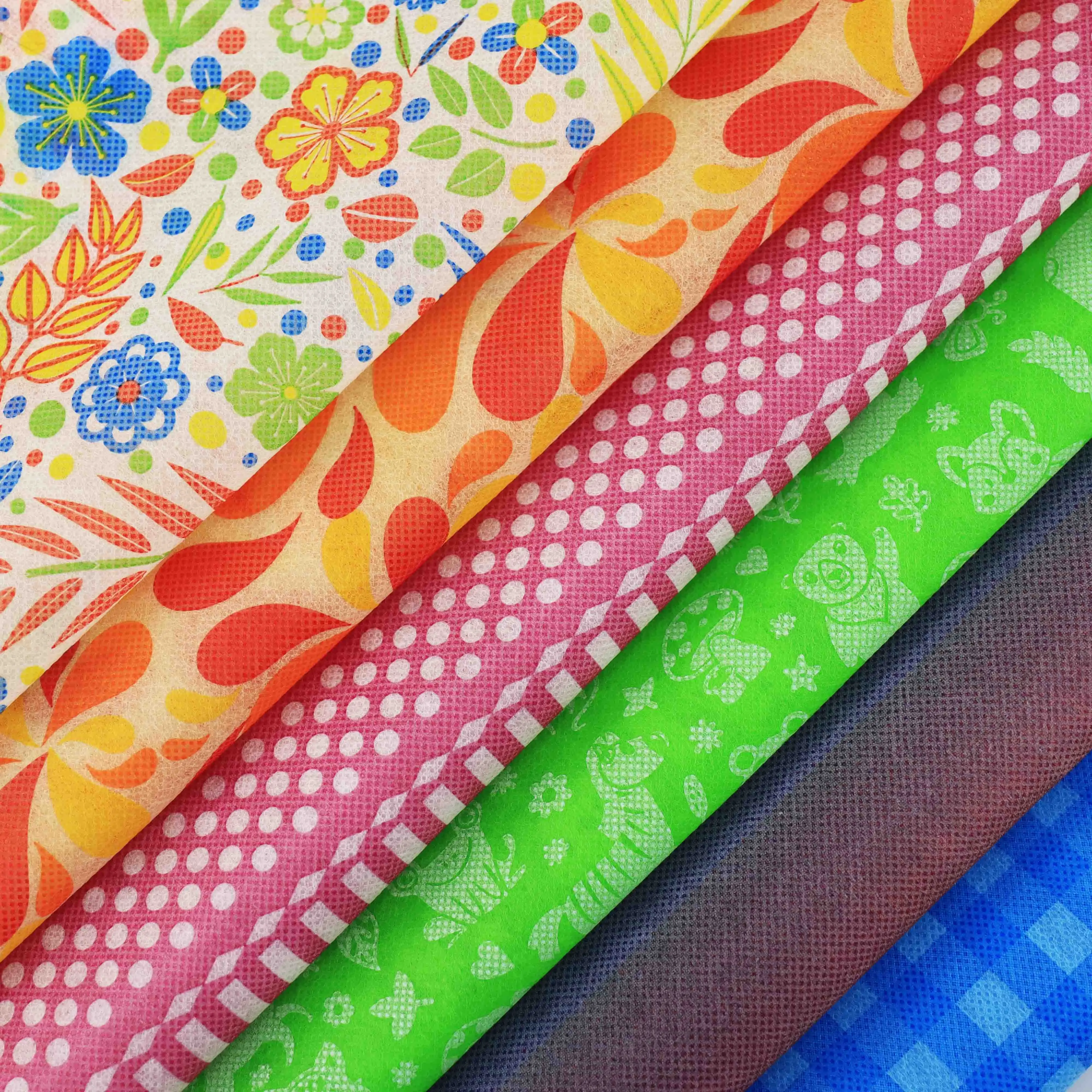 Low price printing table cloth roll recycled material for laminated shopping tote bag non woven raw material fabric