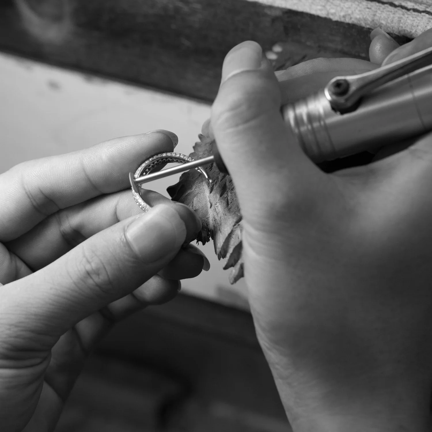 Wholesale Jewelry 18K Solid Gold Real Natural Diamond Ring Earring Necklace and Pendant ODM OEM Available