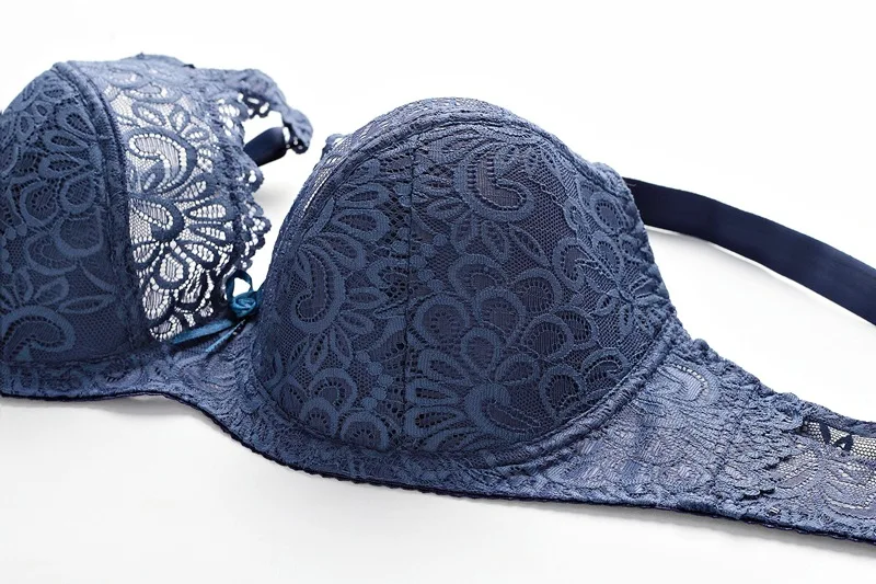 Женский бюстгальтер большого размера