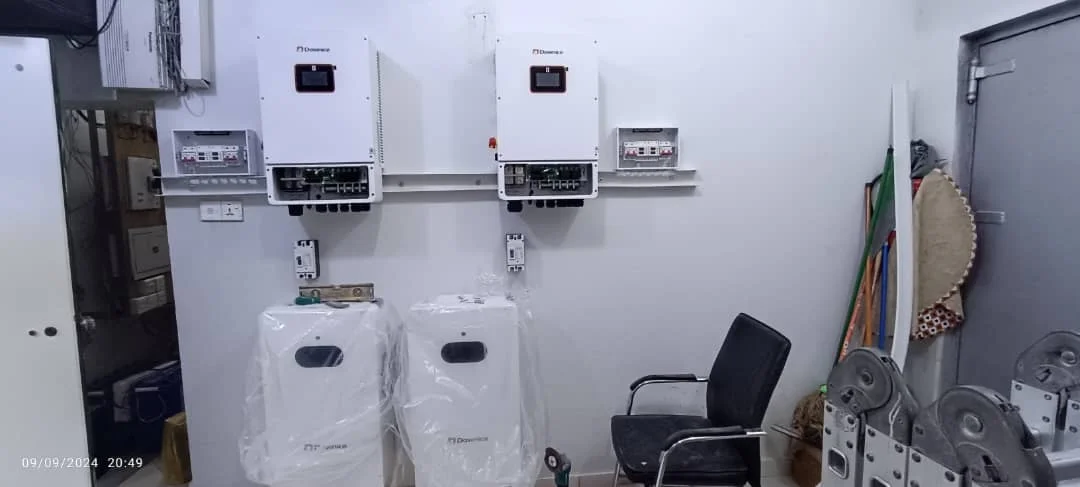 Dawnice 8000 cycles Easy To Move 15kWh 5 kWh 5 kw Eu Stock Wall Mounted Lithium Solar Battery 100Ah 200Ah 48V 51.2v Batteries