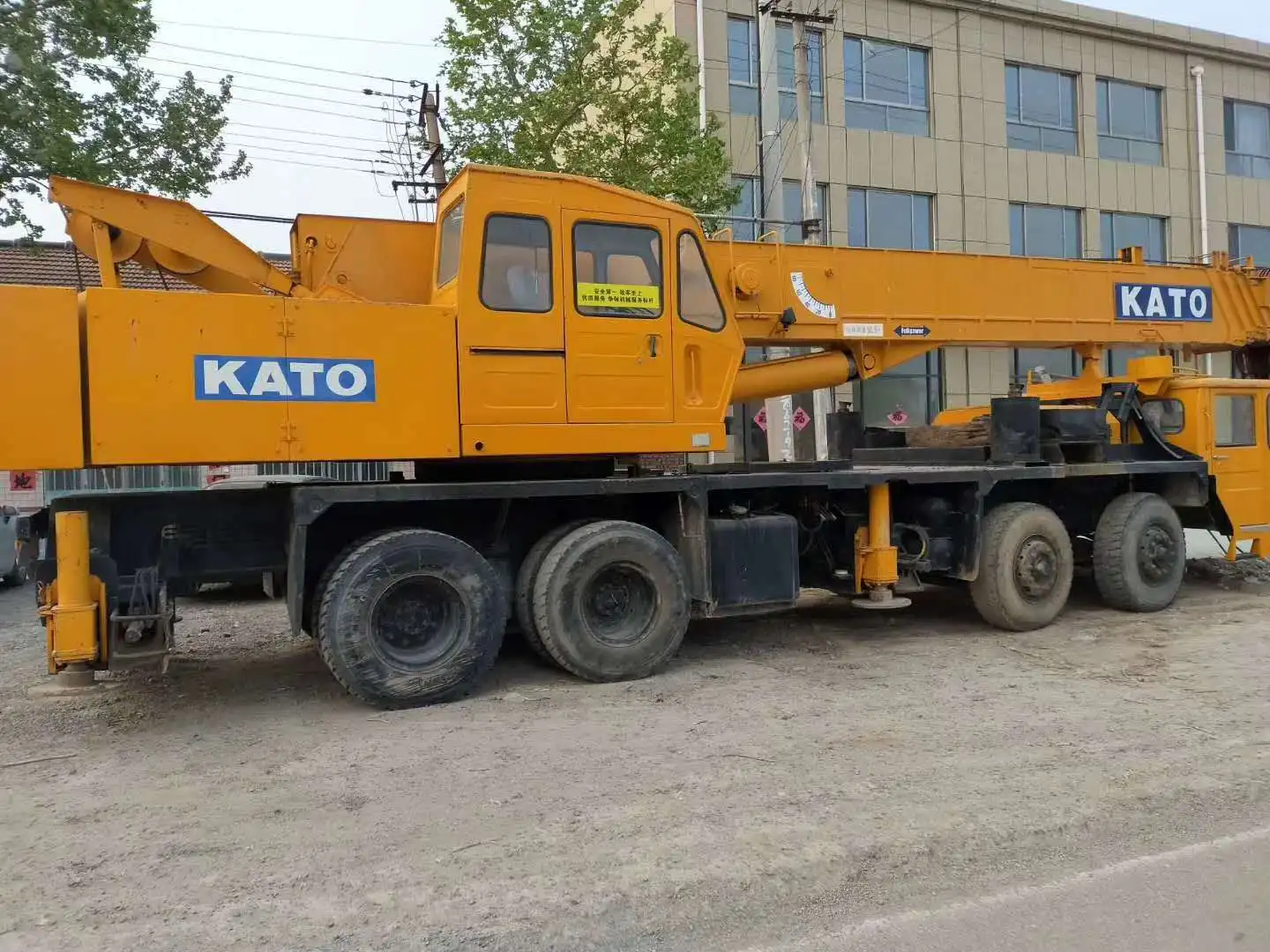  Хорошее состояние японский оригинальный подержанный кран NK1000 100 тонн
