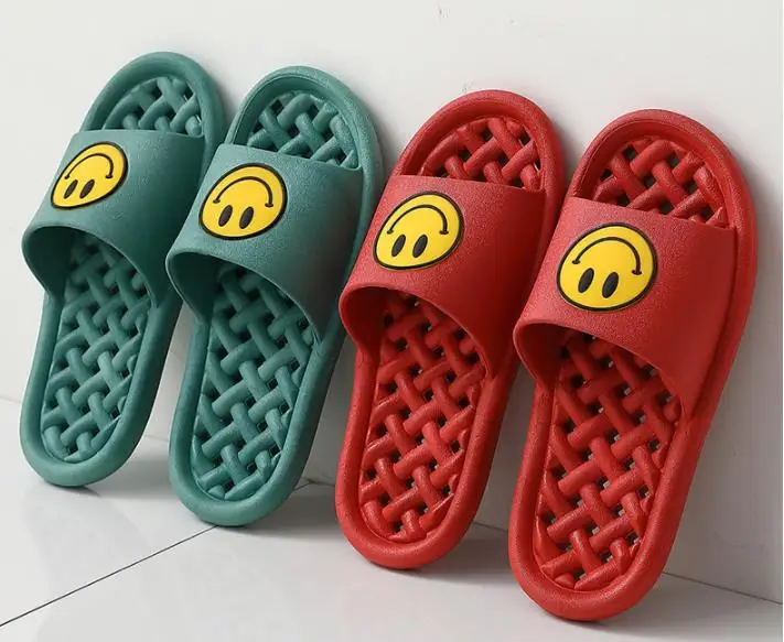 Aliexpress Hot Sell Smiling Face Wear Resistant Thick Indoor Bathroom Anti-slip Platform Soft Bottom Hollow Eva Slippers