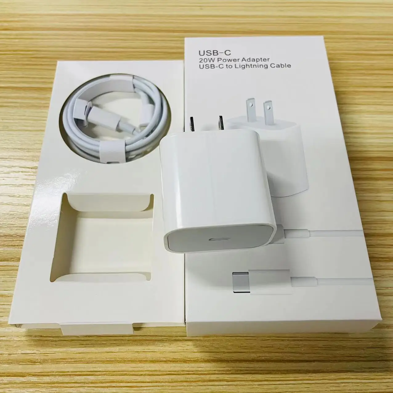 Best Selling Original 20W USB C PD Charger For Iphone 14 13 12 Portable Type C Wall Charger