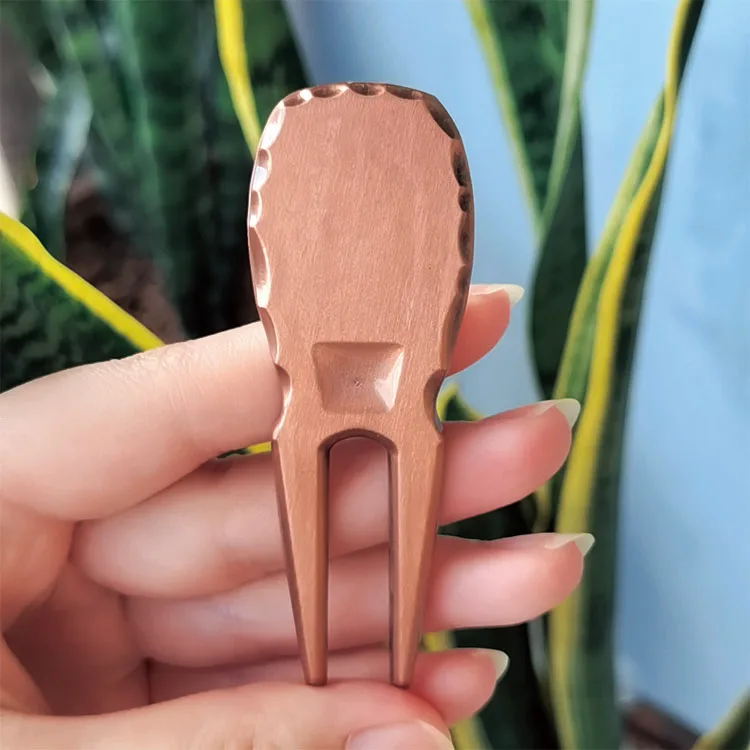 New Arrival Metal Handmade Forged Pitchfork Repairer Custom Brass Copper Golf Divot Repair Tool
