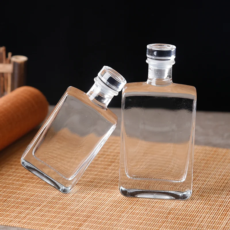 50ml/100ml/200ml  Lead Free Plain Luxury Glass Bottle for Whiskey/Brandy/Vodka with glass lid
