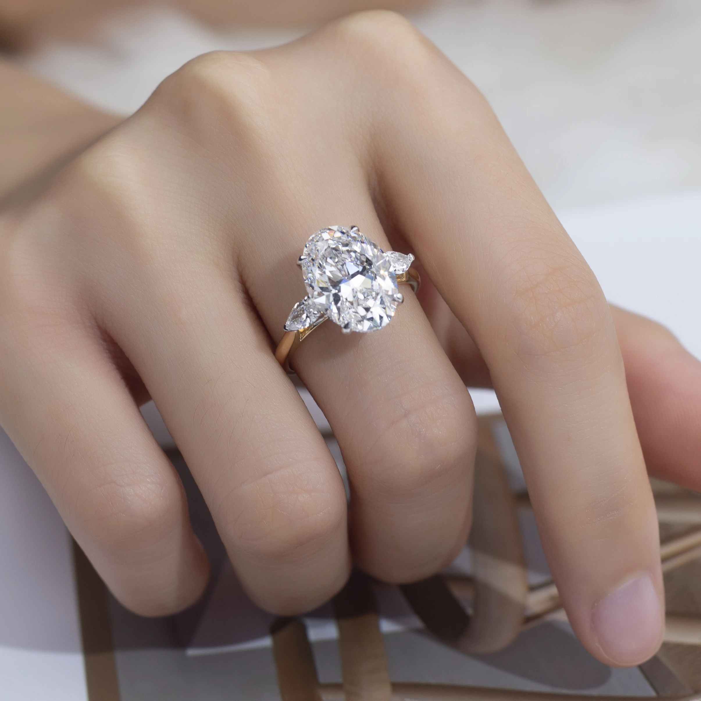 Messi Jewelry Three Stone Engagement Ring Customized 18K 6CT Oval IGI Lab Diamond Ring Wedding Ring for Women