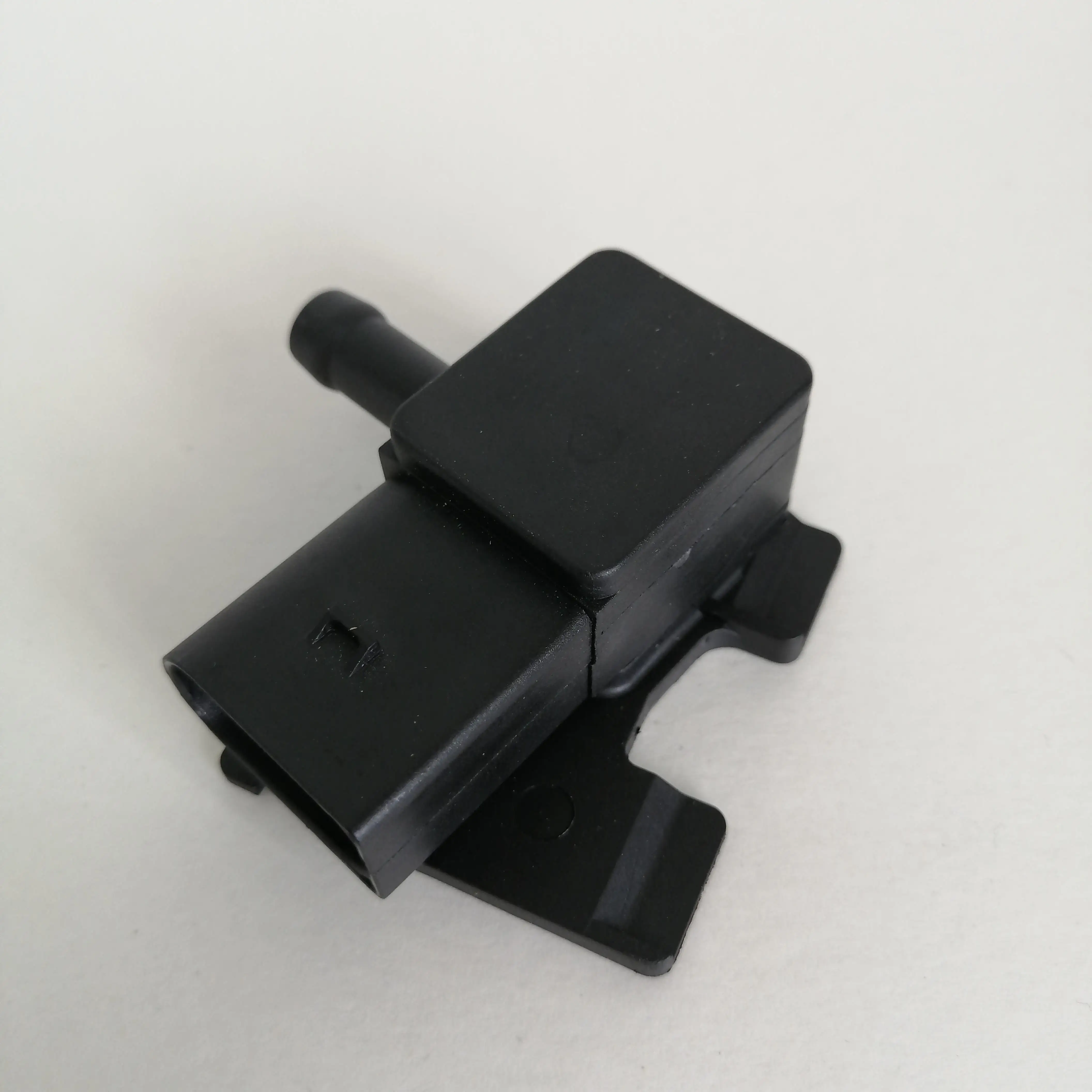 DPFE Pressure Sensor EGR Sensor 7805152 16102 6PP0094090 217472258 13627805152
