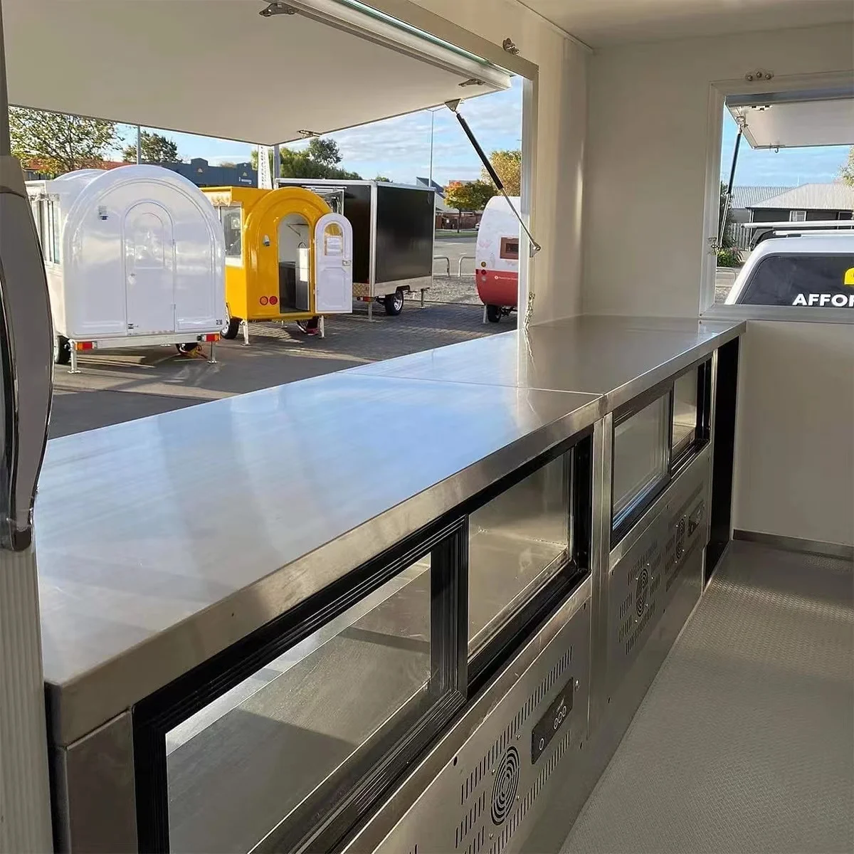 Hot Selling Custom Mobile Food Trailer with Kitchen Equipment  Fast Food Truck for Sale  European Ice Cream Truck