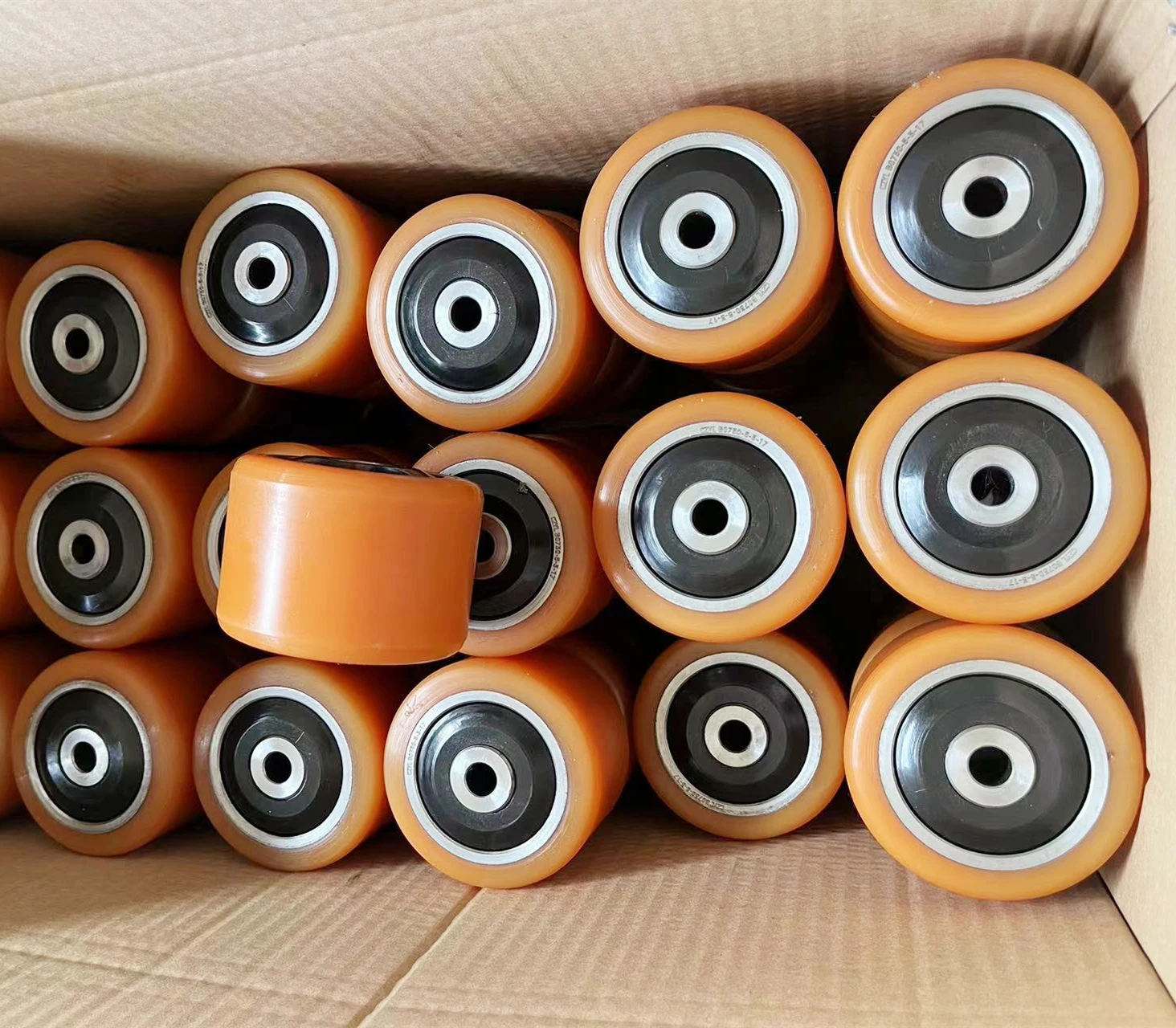 Linde 85x80/85-20 mm Linde Part No. 0009903524 Solid Polyurethane Long Working life Front Wheel Assembly  Load Roller