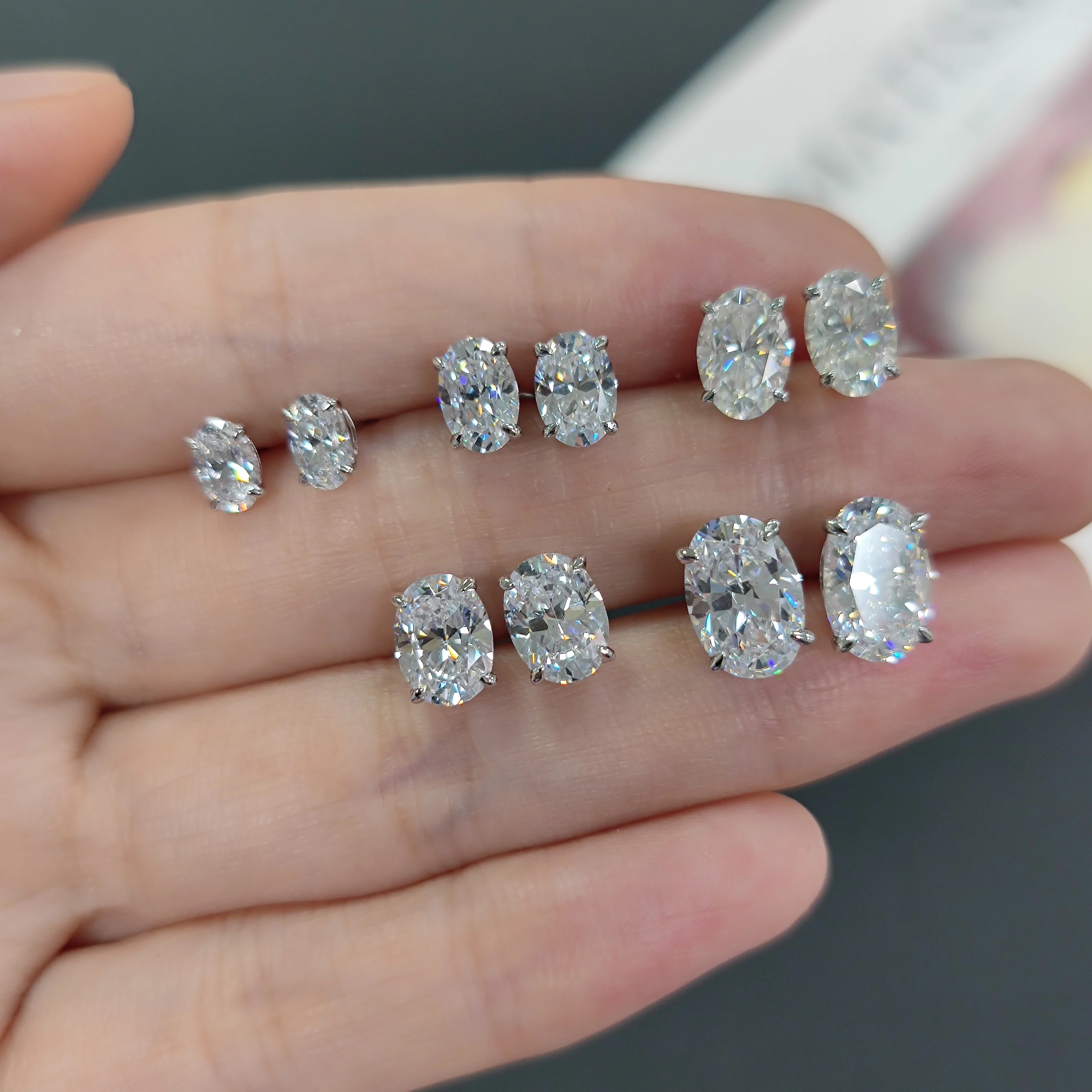 Abiding Jewelry Factory Custom 9K 10K 14K 18K Solid Gold 4 Prongs IGI Certified Different Carats Oval Lab Grown Diamond Earrings