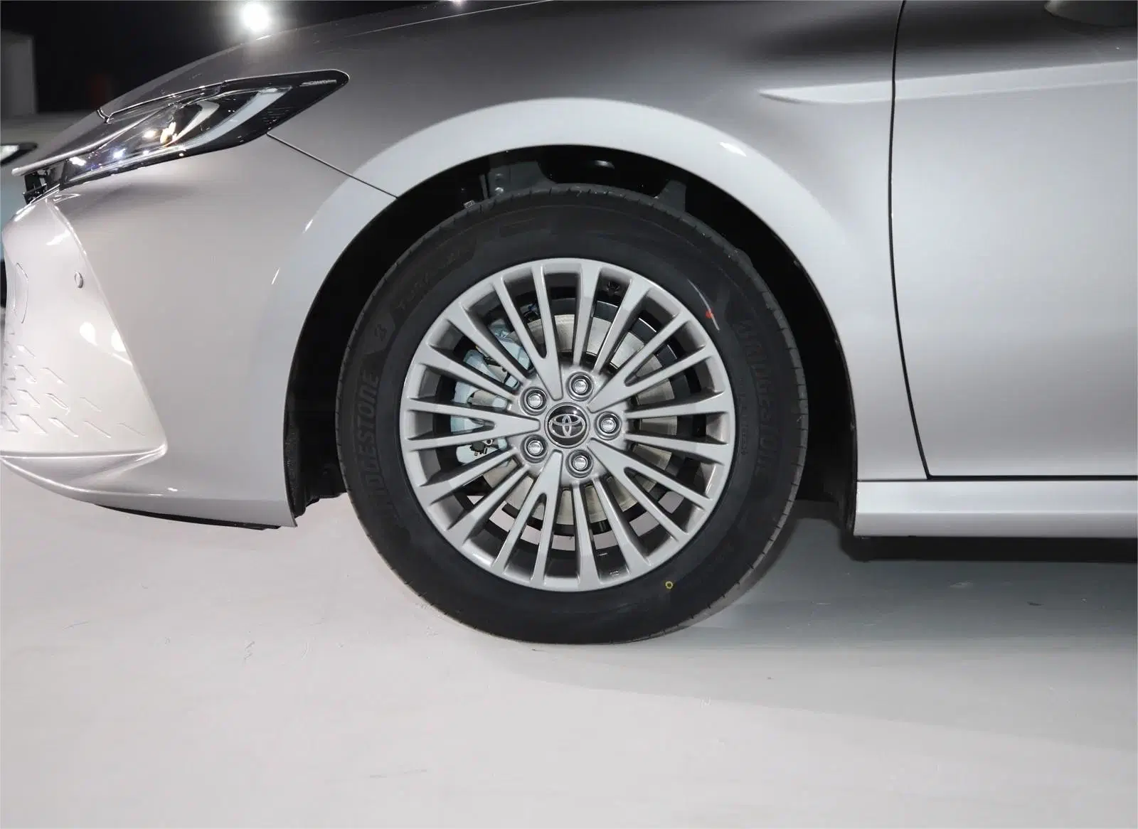 2023 2.0L Petrol Gasoline 5 Seats New Car Toyo-Ta Camry Hybrid Cars