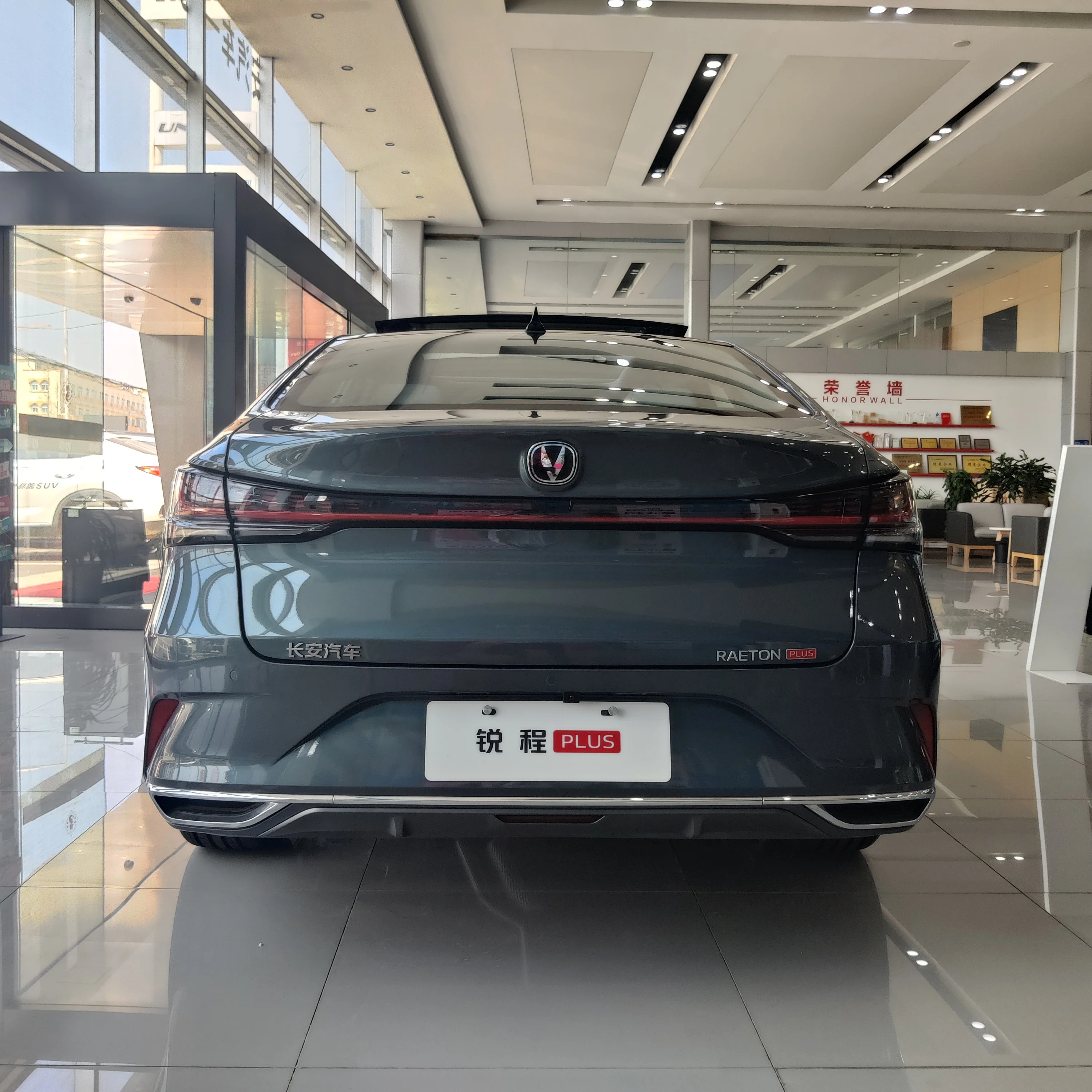 Changan Reaton Plus Gasoline Sedan 1.5t Compact 188 Horsepower Sedan Dct Gasoline Car Changan