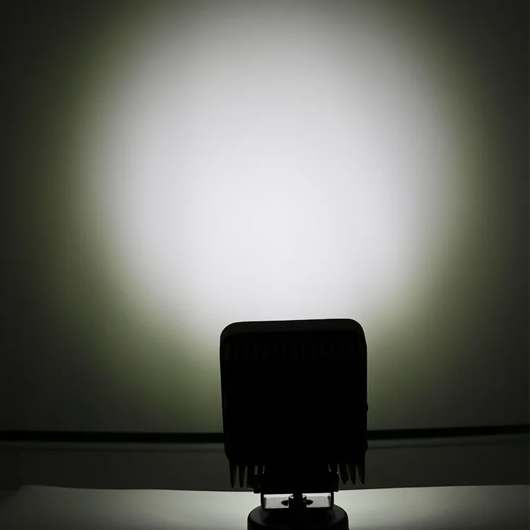 2023 wholesale 4inch LED fog light 6000K 48w square Car led work light for driving trucks Boats, tractors, Off-road light