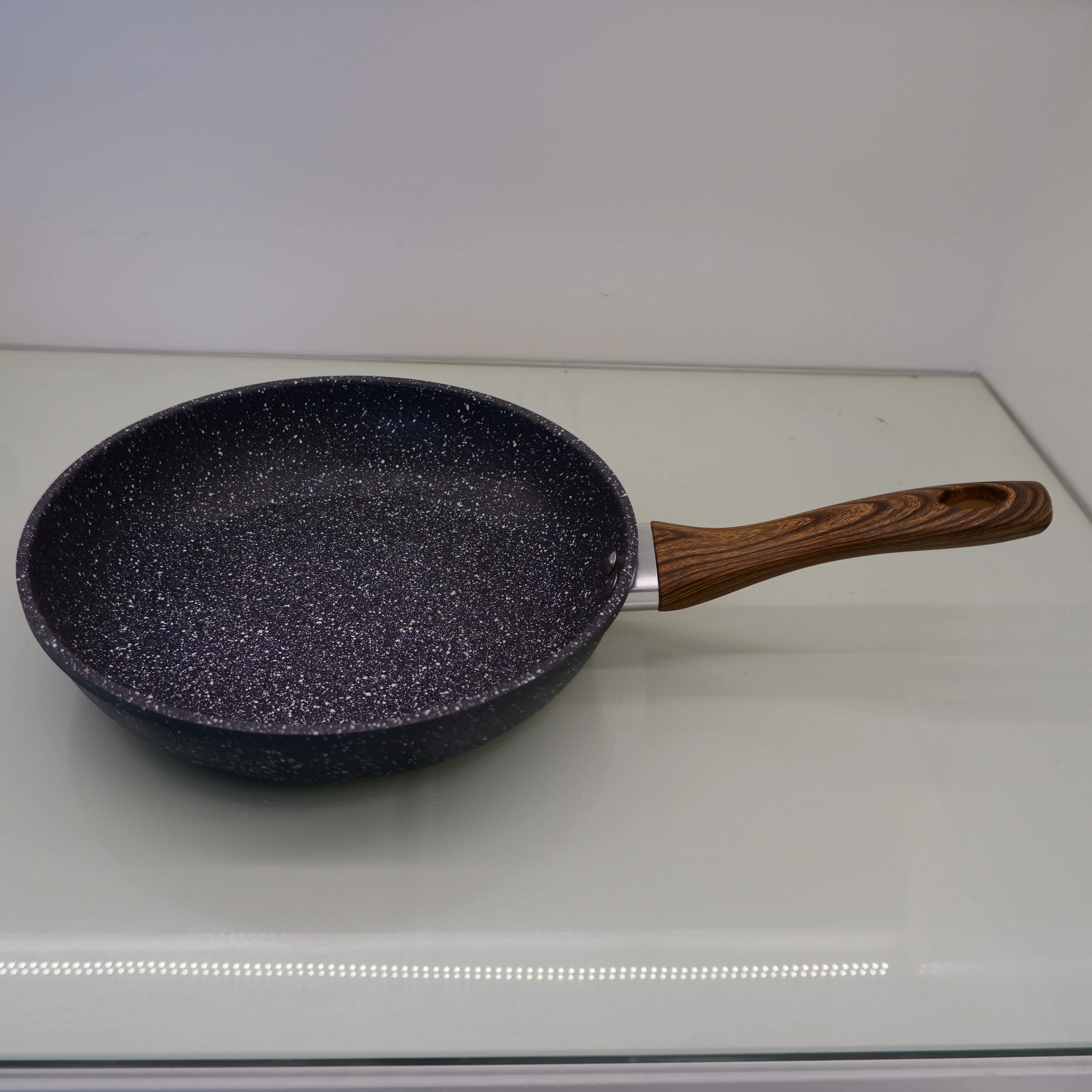 18cm 20cm 22cm 24cm 26cm 28cm Forged Frying Pan Non-stick Saute Pan