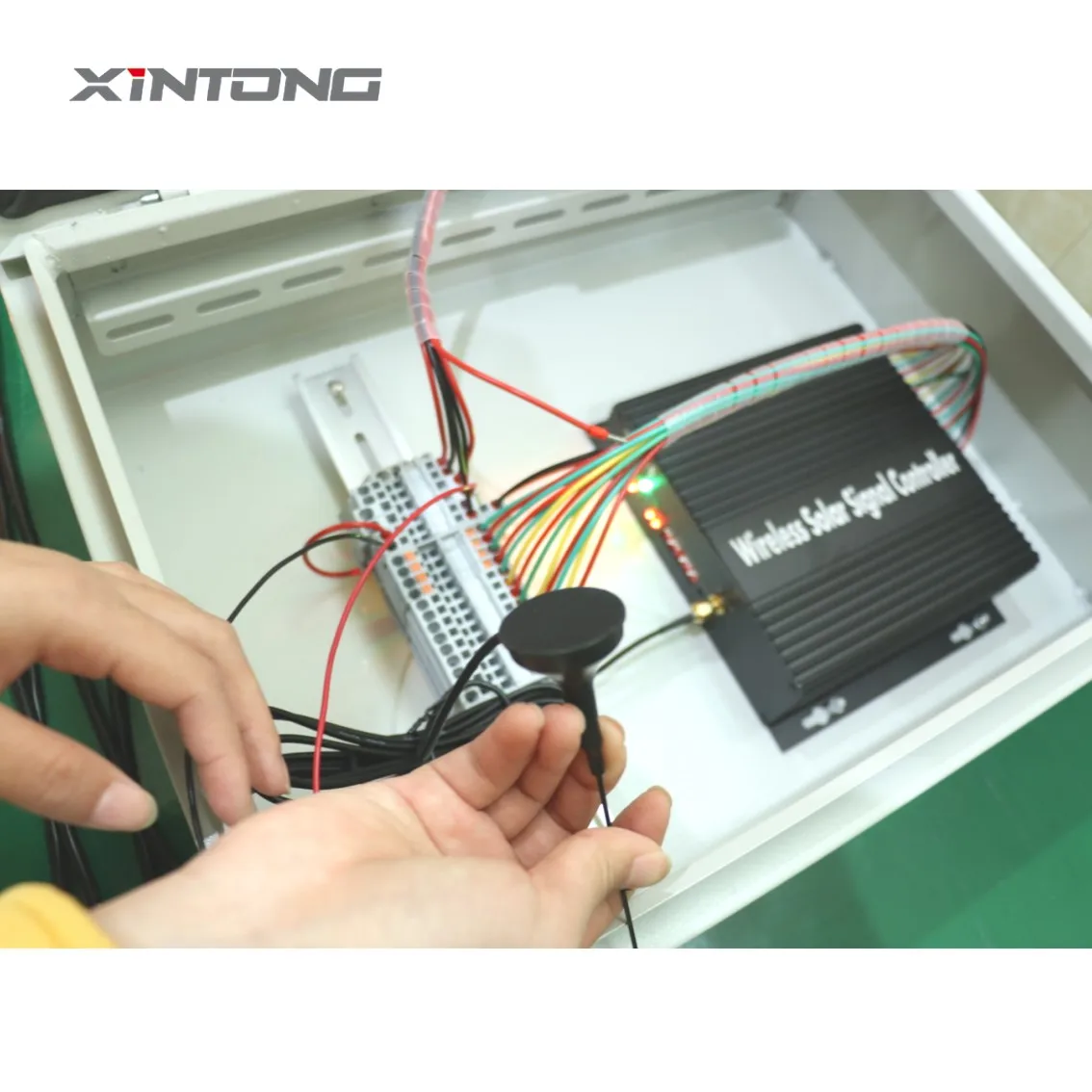 Xintong Wireless Intelligent 16 Phase Traffic Signal Controller