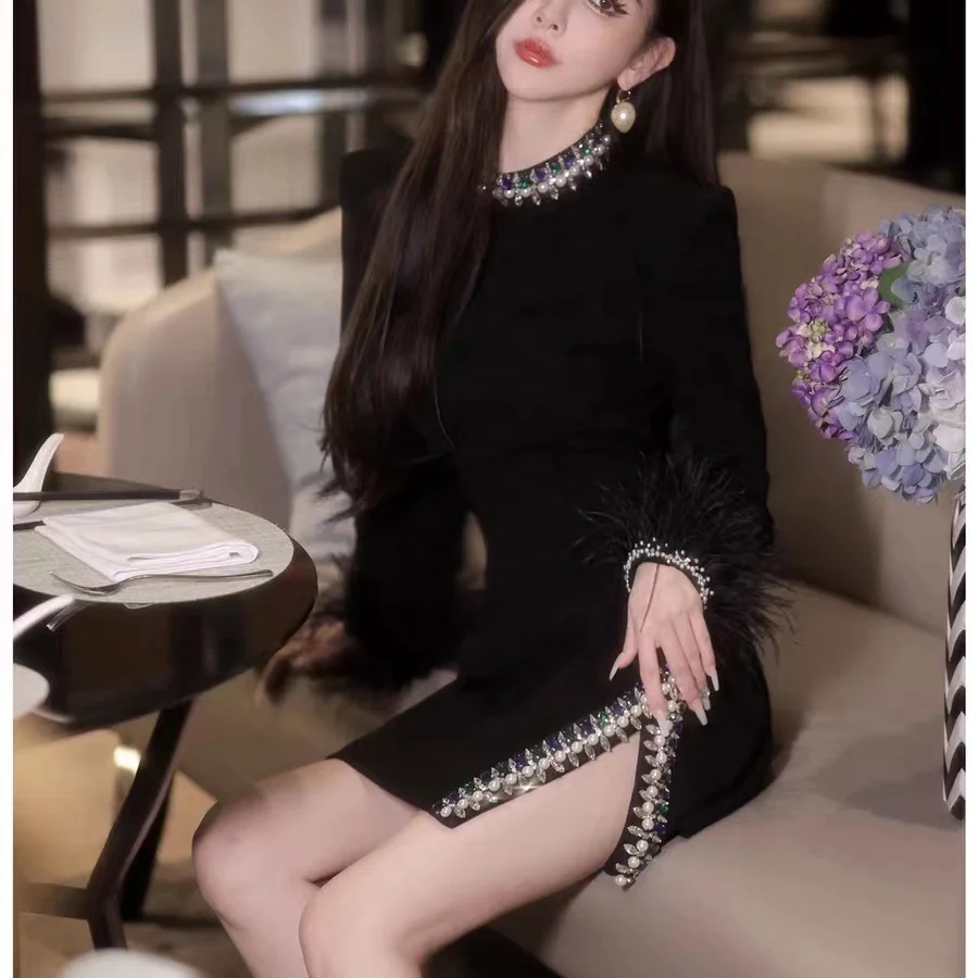 Black Party Dress Dingdiamond Dress 2023 Autumn New Slim Fit Split Short Feather Decorative Skirt