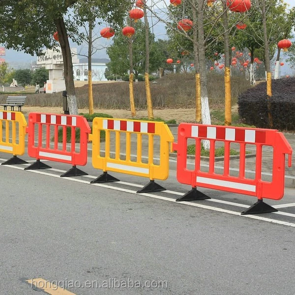 1.95m Plastic Traffic Fence Barrier Temporary Road Safety Traffic Barrier Recycled Car Tyre Rubber 11.5 Kg/pc Red, Yellow CN;ZHE