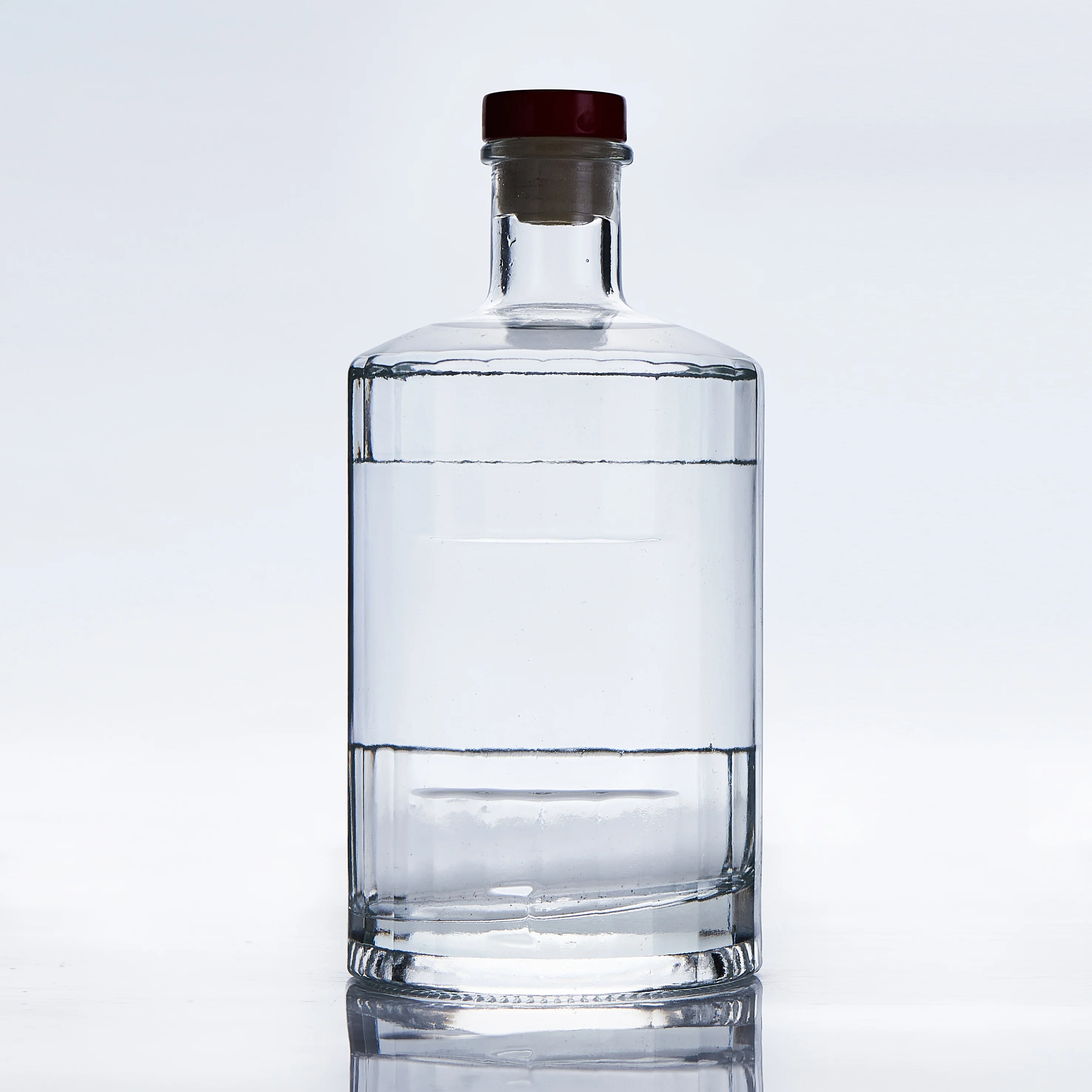 Creative Vodka Glass Bottle 500ml Wholesale Spirits Bottle Thick Bottom Liqueur Bottle with Lid
