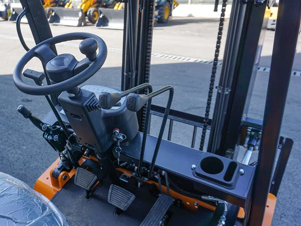 Full Terrain Off-Road Diesel Forklift 1.5 Ton Forklift  CPCD15-A