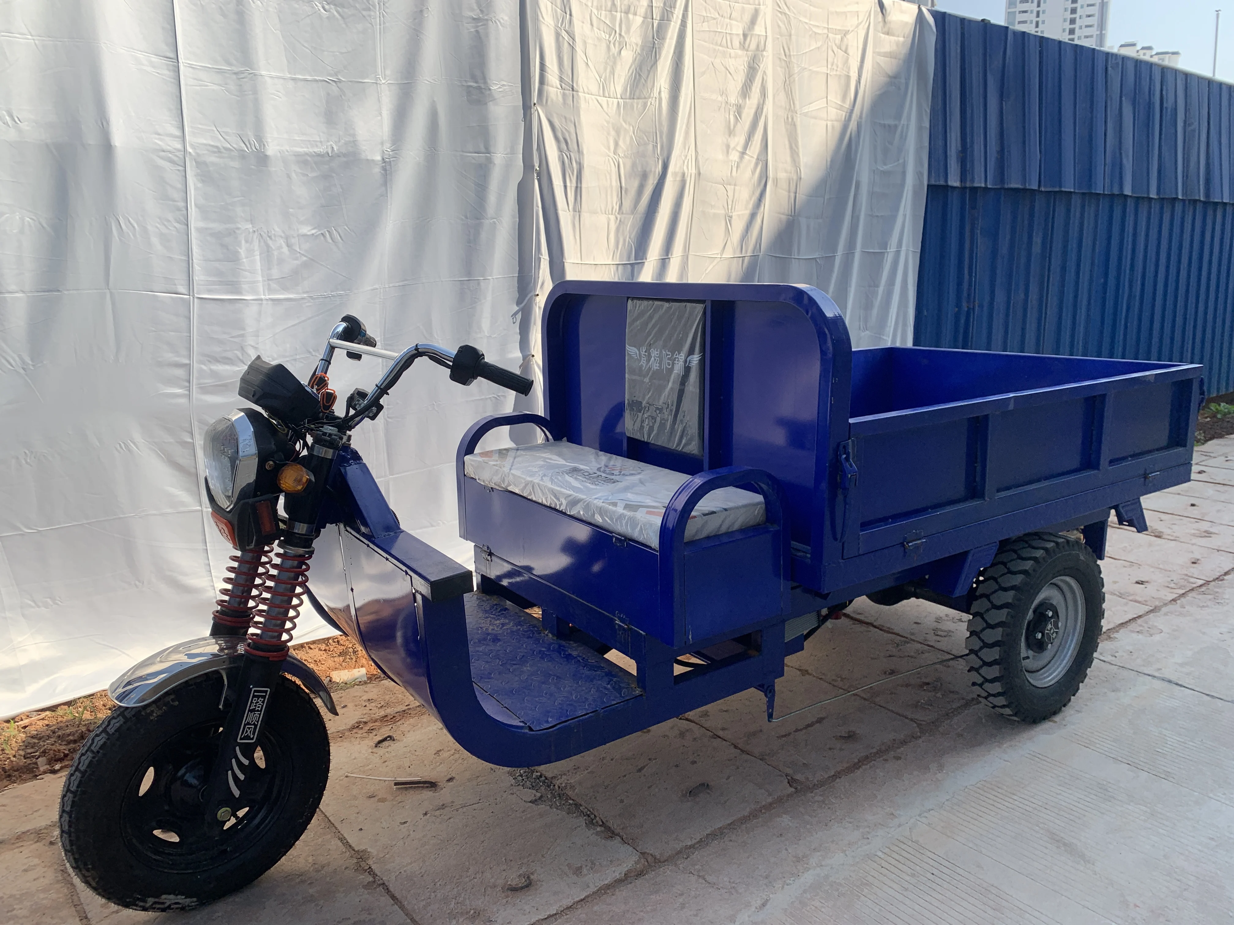 Factory Electric truck with lift platform for loading and lifting Cargo