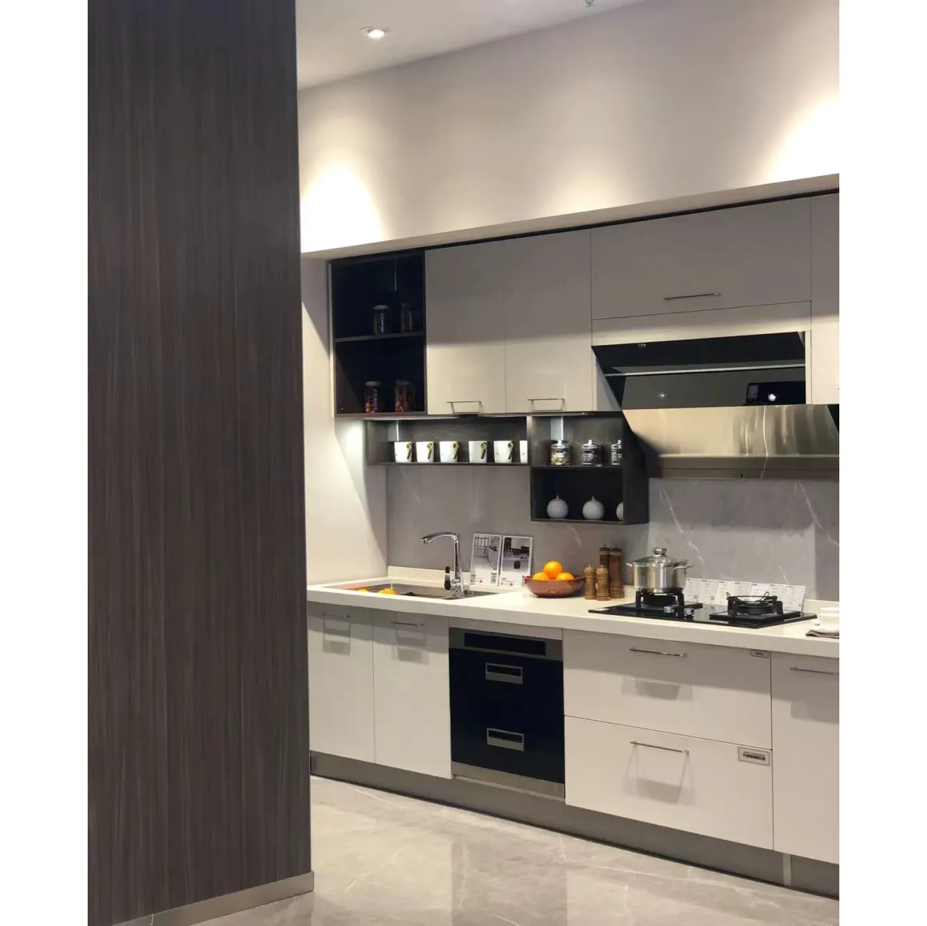 Customized Luxury Outdoor Plywood Kitchen Cabinets With Gas Stove And BBQ Grill