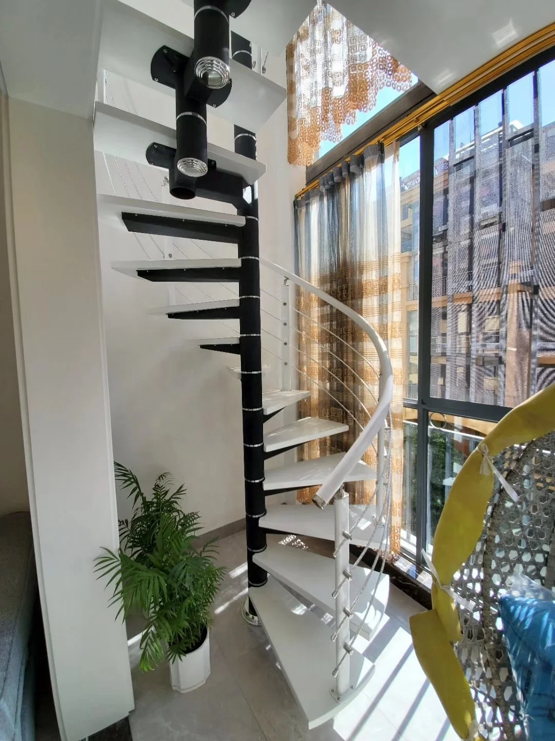 New hot selling Steel-wood Spiral Ladder Customized Selling Metal Steel Ladder Spiral Staircase Ladder