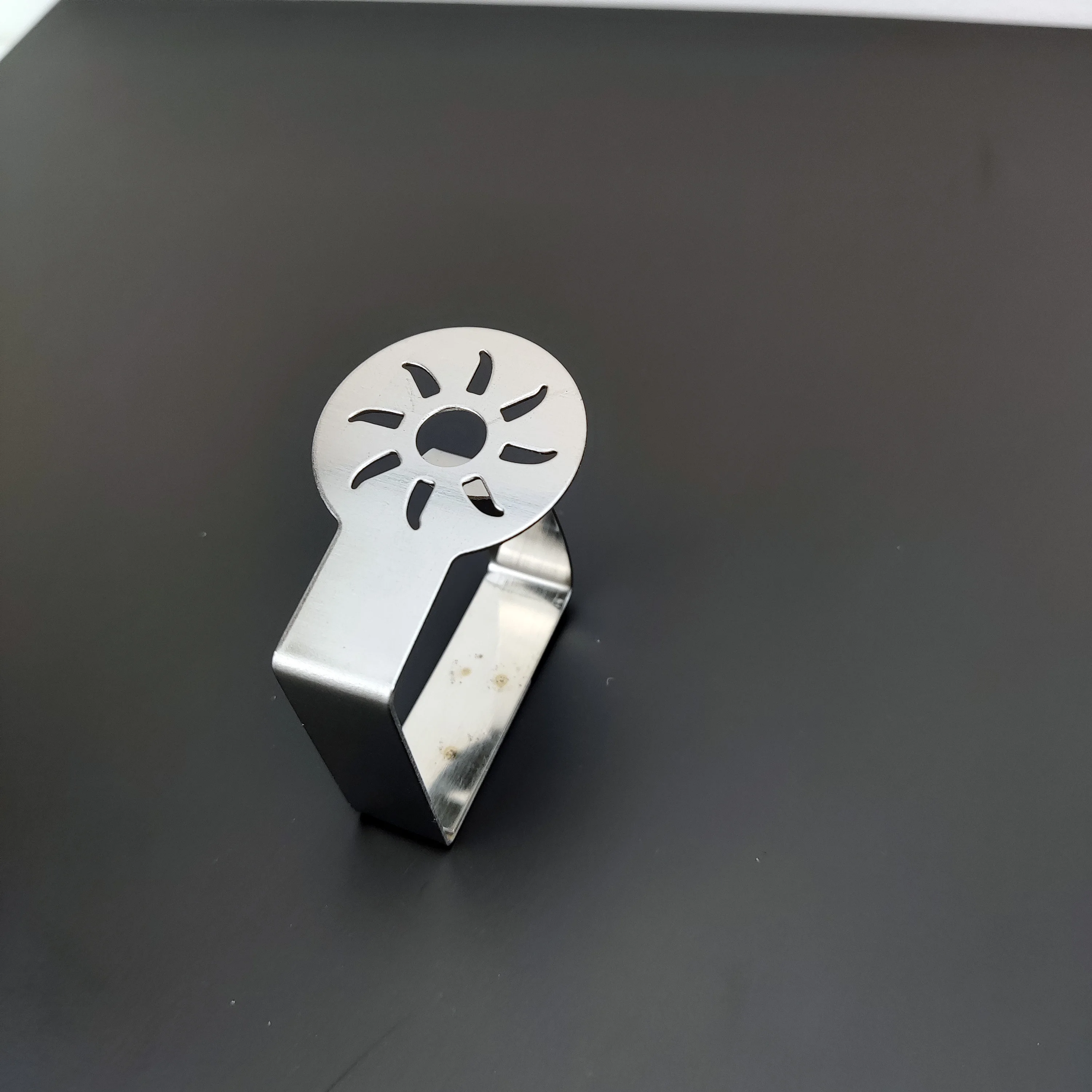 
Tablecloth holder for kitchen dinner party and Stainless steel metal table cloth clips 