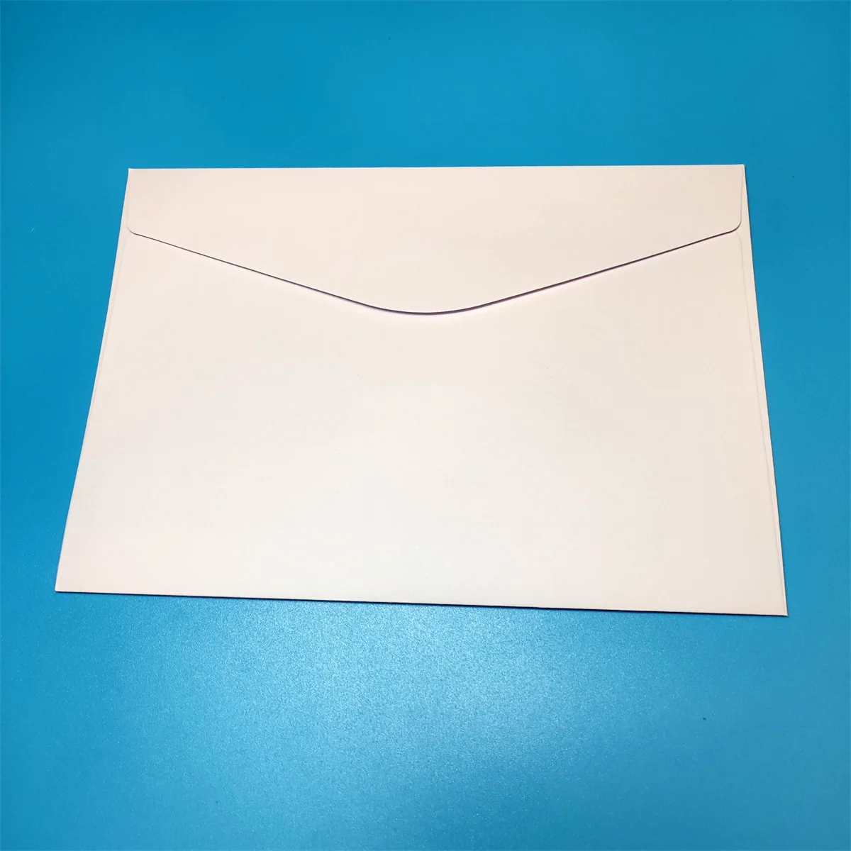 Guangdong Высокое Качество Пользовательский логотип слоновая кость белый картон C4 жесткий конверт с алмазным клапаном для рождественской открытки