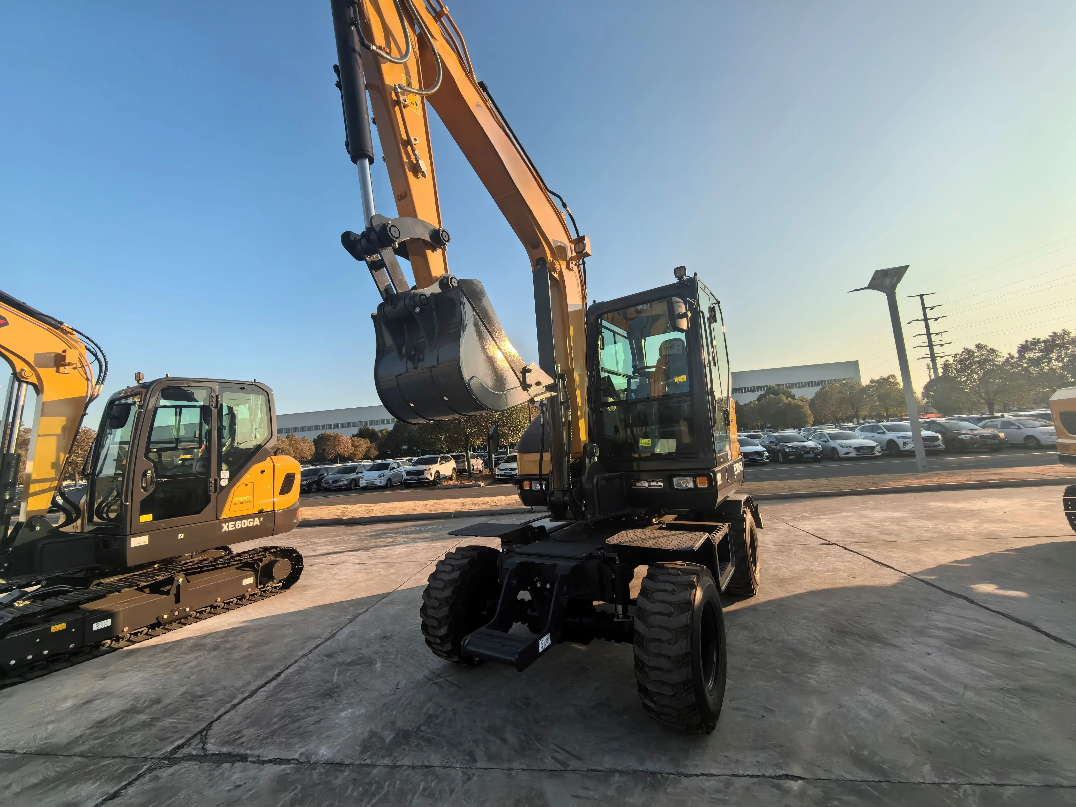 Компактный экскаватор XE60WGA 6 тонн с ведром 0 21 кубических метров