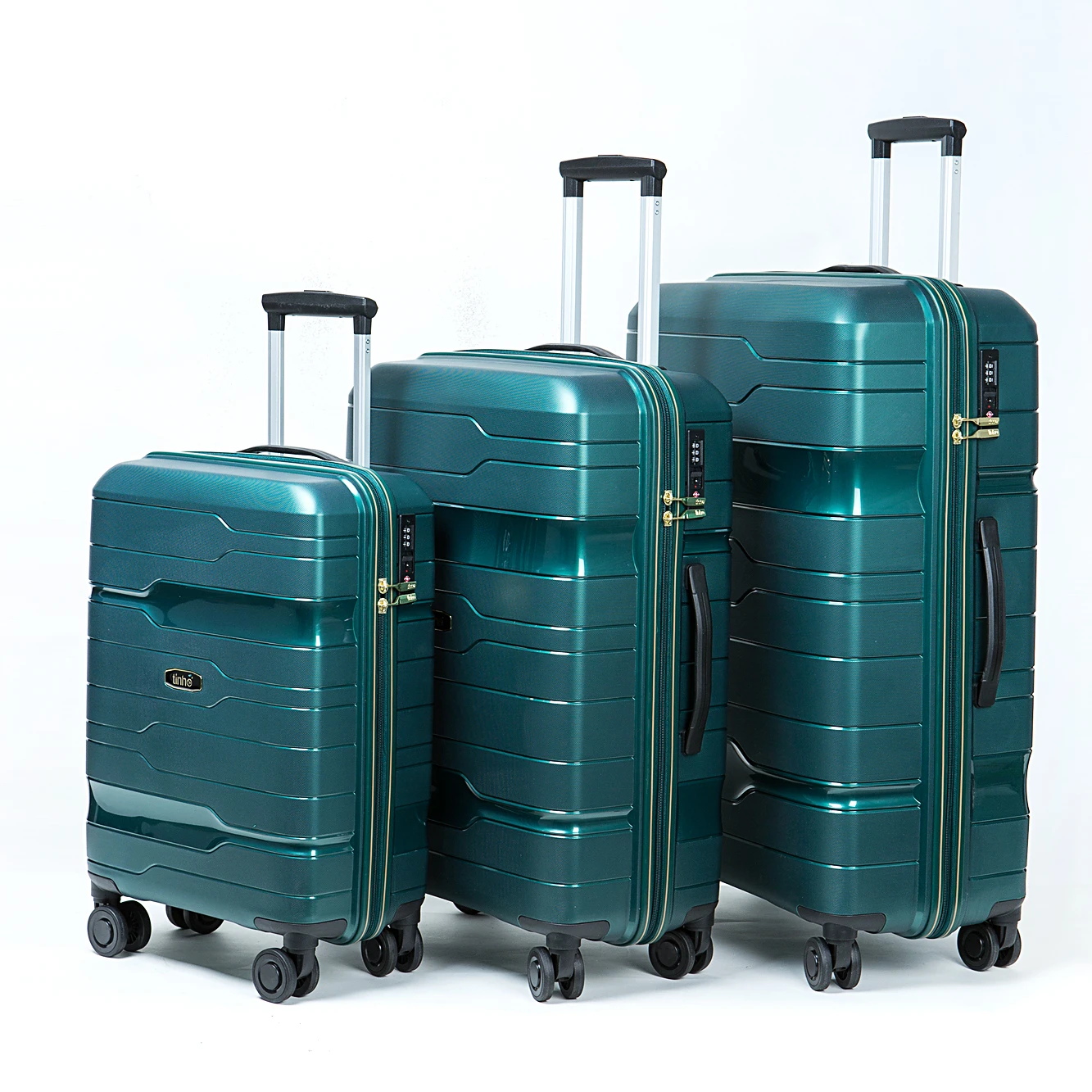 The new three-piece luggage set designed by Tinho in 2022 is affordable and superior in quality
