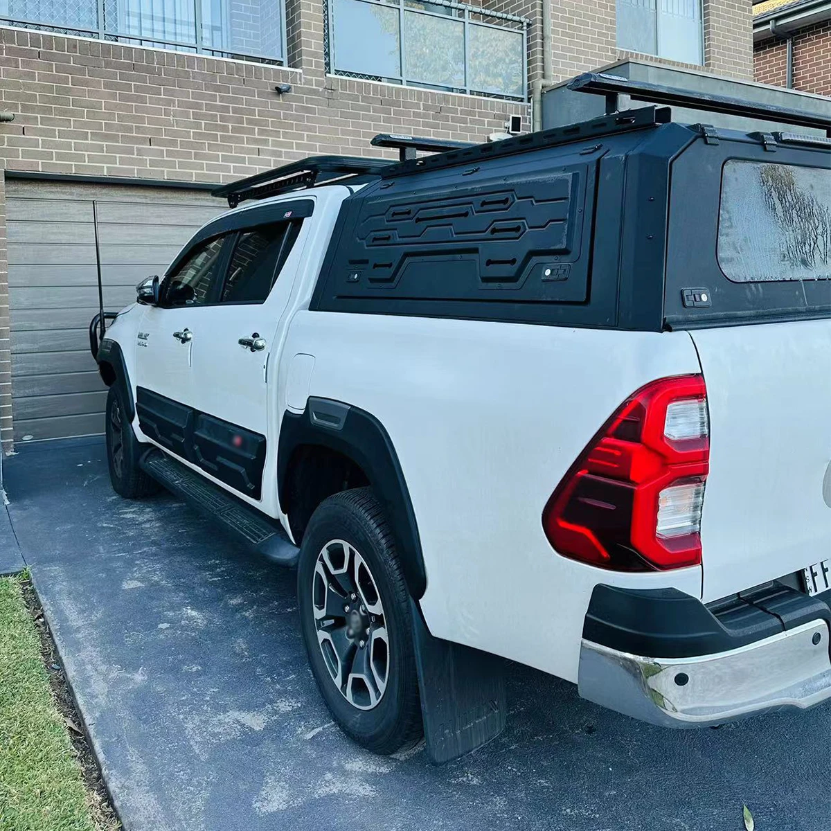 Pickup truck 4X4 auto parts stainless hard top bed canopy for toyota hilux revo rocco 2016-2024.