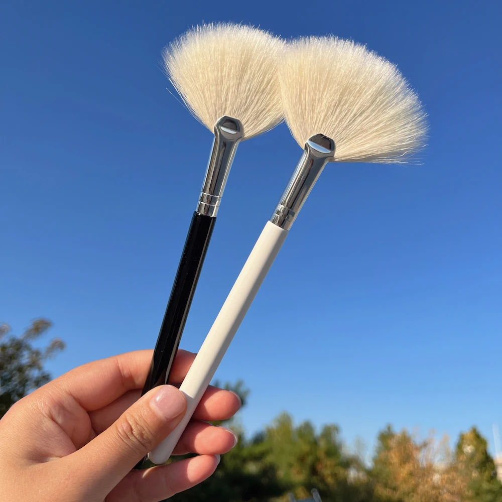 Portable Fluffy Fan Brush Short Handle Soft Facial Makeup Brush Cosmetic Applicator Tools For Peel Mask