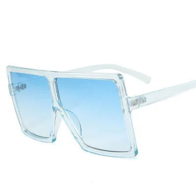 Модные популярные женские солнцезащитные очки в большой черной пластиковой