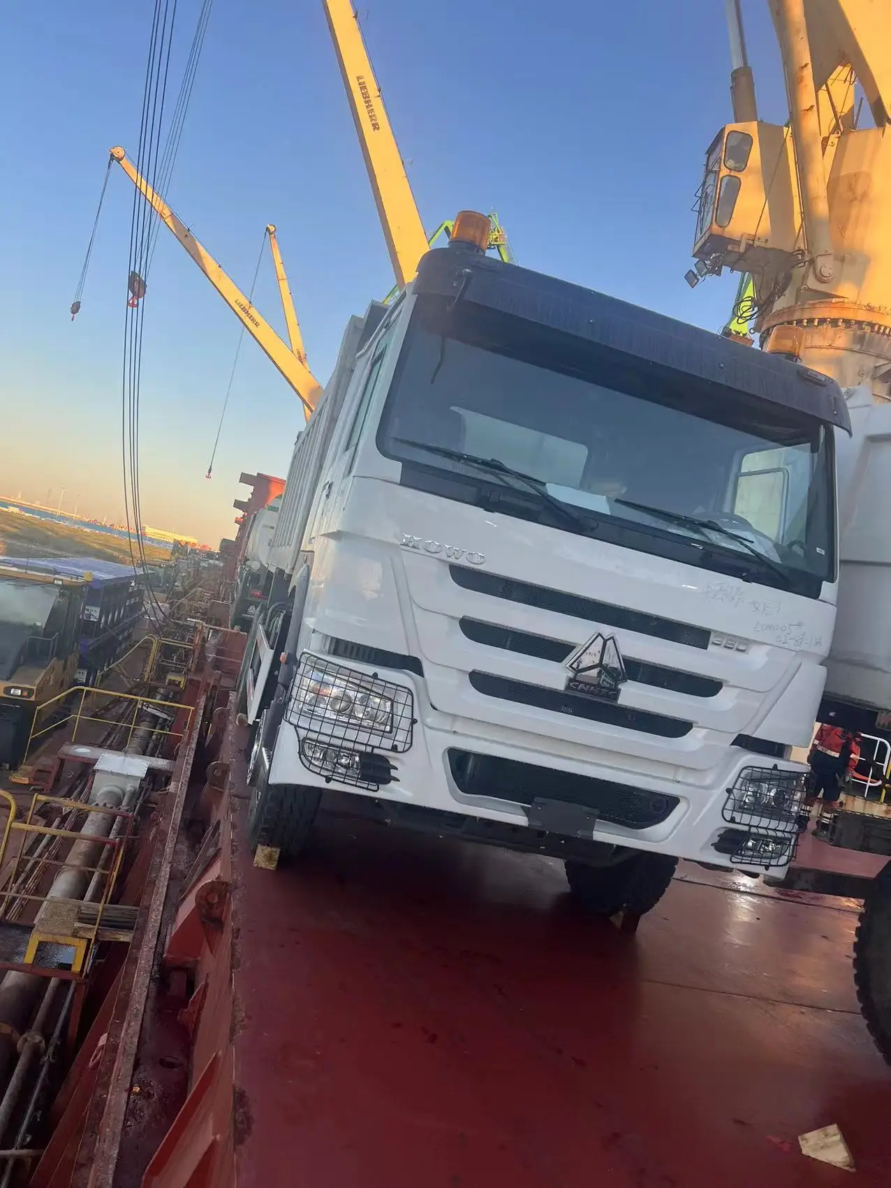 Сверхмощный 2025 Sino Howo 10 шин 20 м3 Sinotruk 6x4 40 тонн новый самосвал