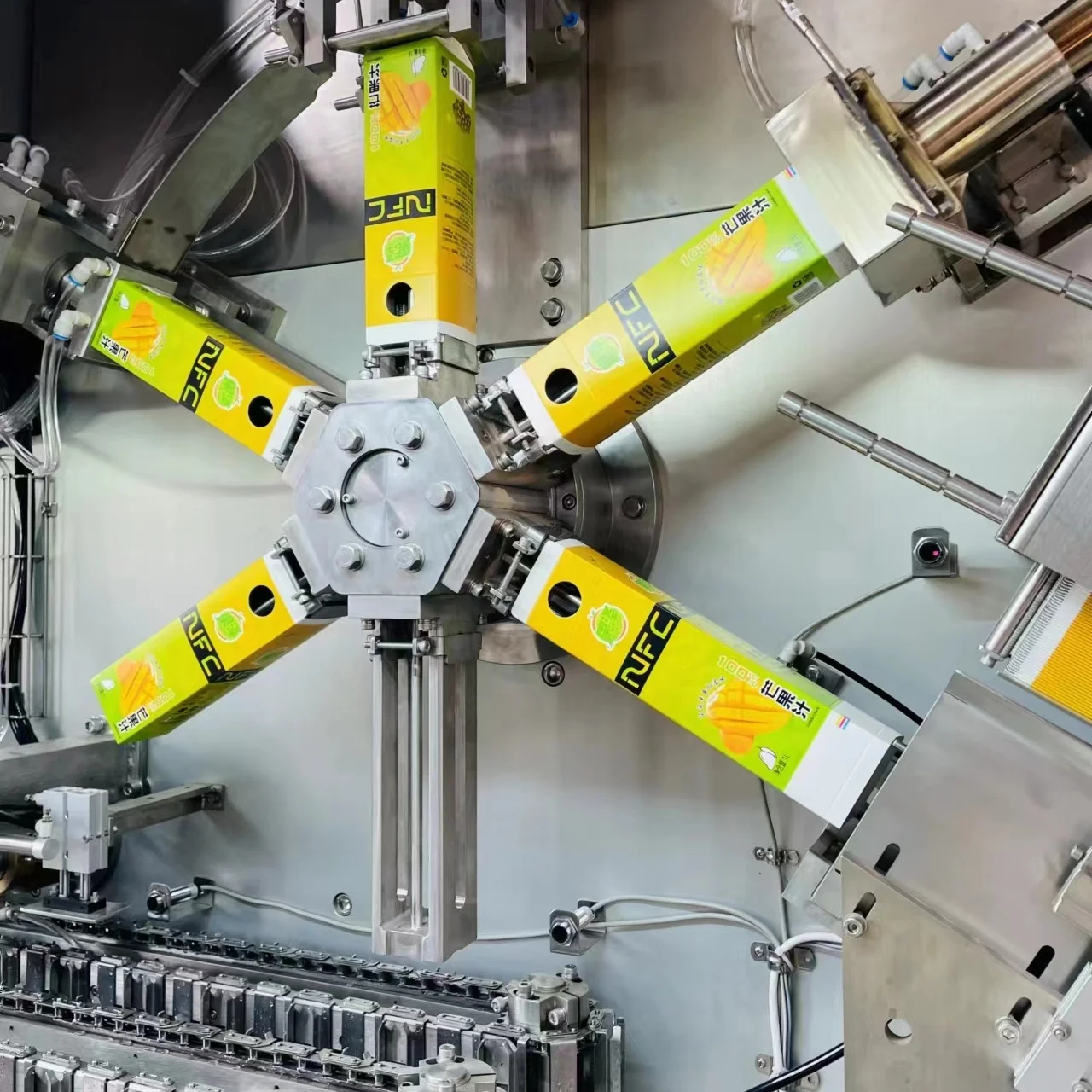 Полностью автоматическая машина для розлива картонных коробок