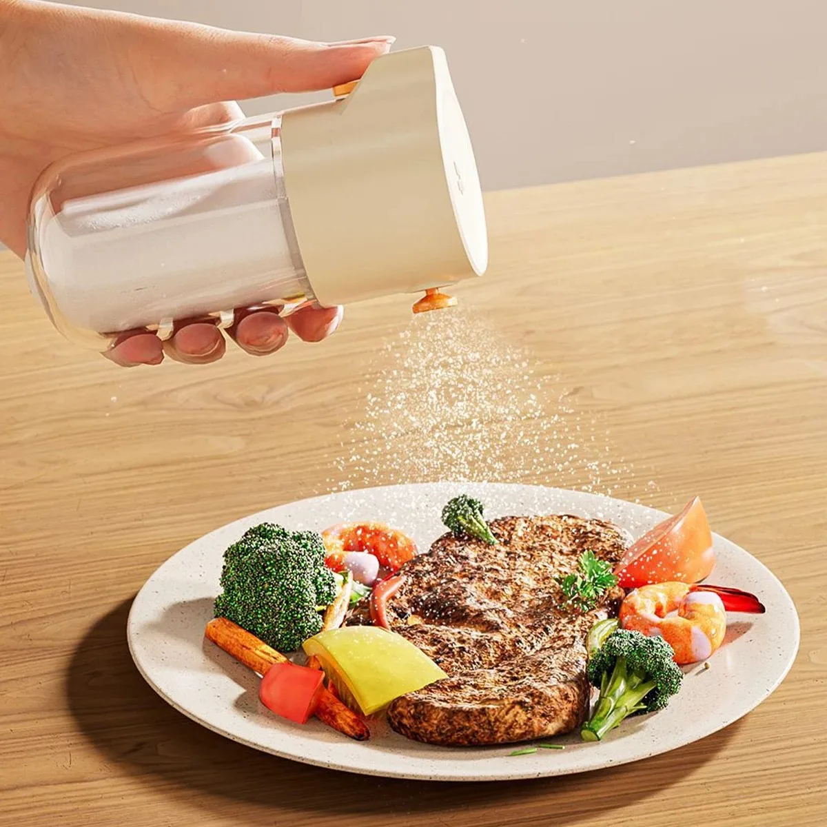 0.5g Quantitative Control Salt Bottle Metering Salt Shakers Kitchen Utensil Salt Dispenser Press Type Spice Container
