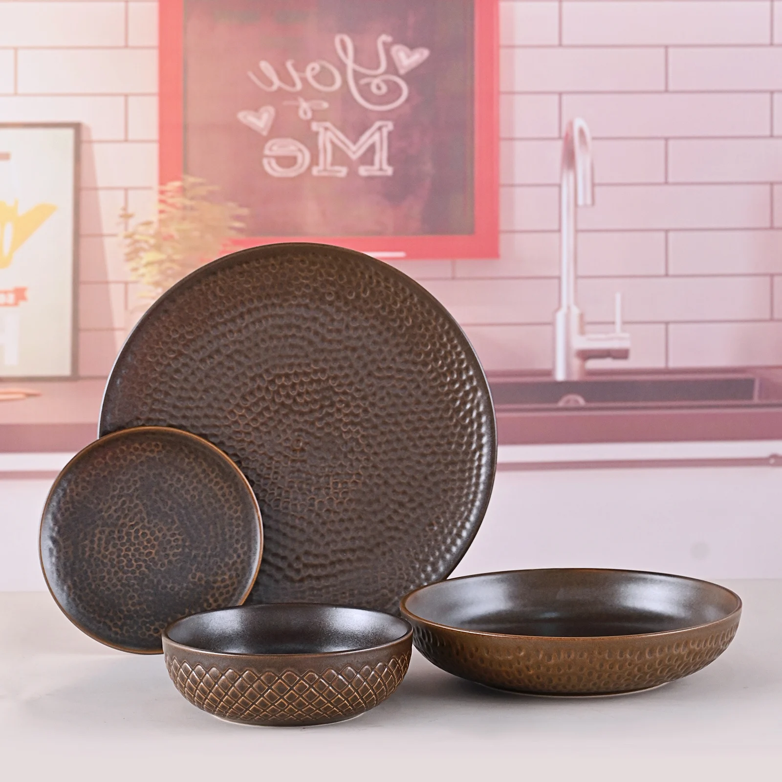 Matte Debossed Round Meteor Crater Design Lunar Surface Effect Reactive Metal Copper Hotel Dinner Plate Restaurant Dessert Plate