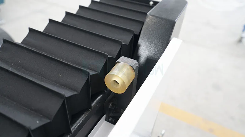 Lxshow laser 1000w 2000w 3kw 3015 fiber optic equipment lazer cutter carbon metal fiber laser cutting machine 3 kw