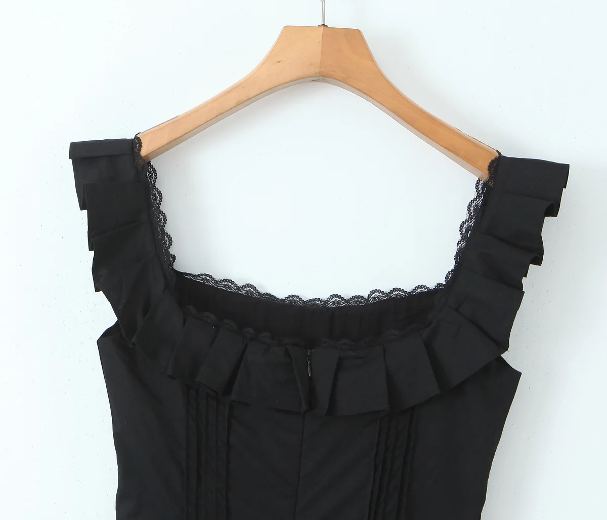 Sleeveless square collar shoulder strap black color casual fashion women cotton mini lace dress
