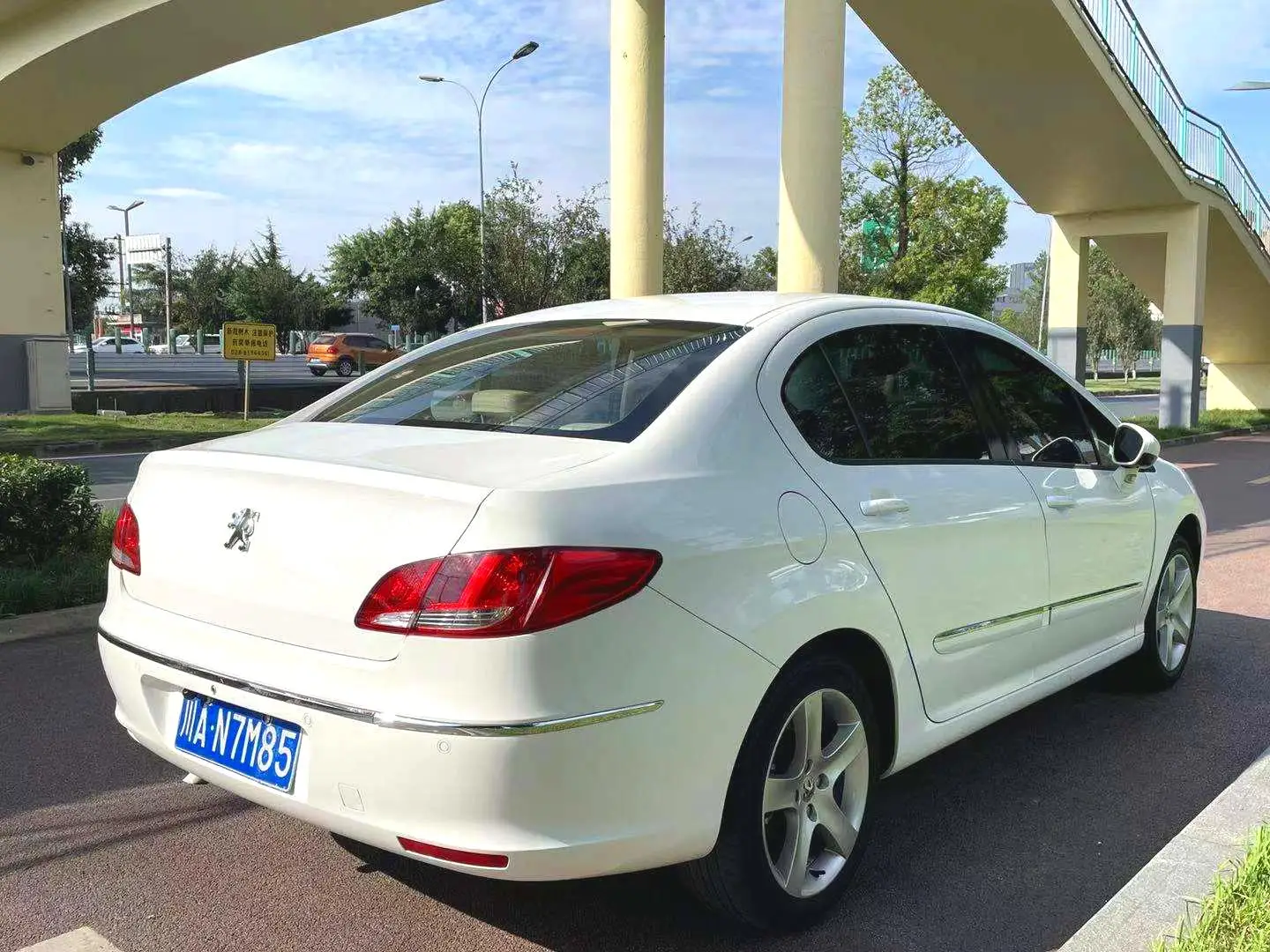 Used Cars dongfeng Peugeot 2010 vehicle cheap for wholesale