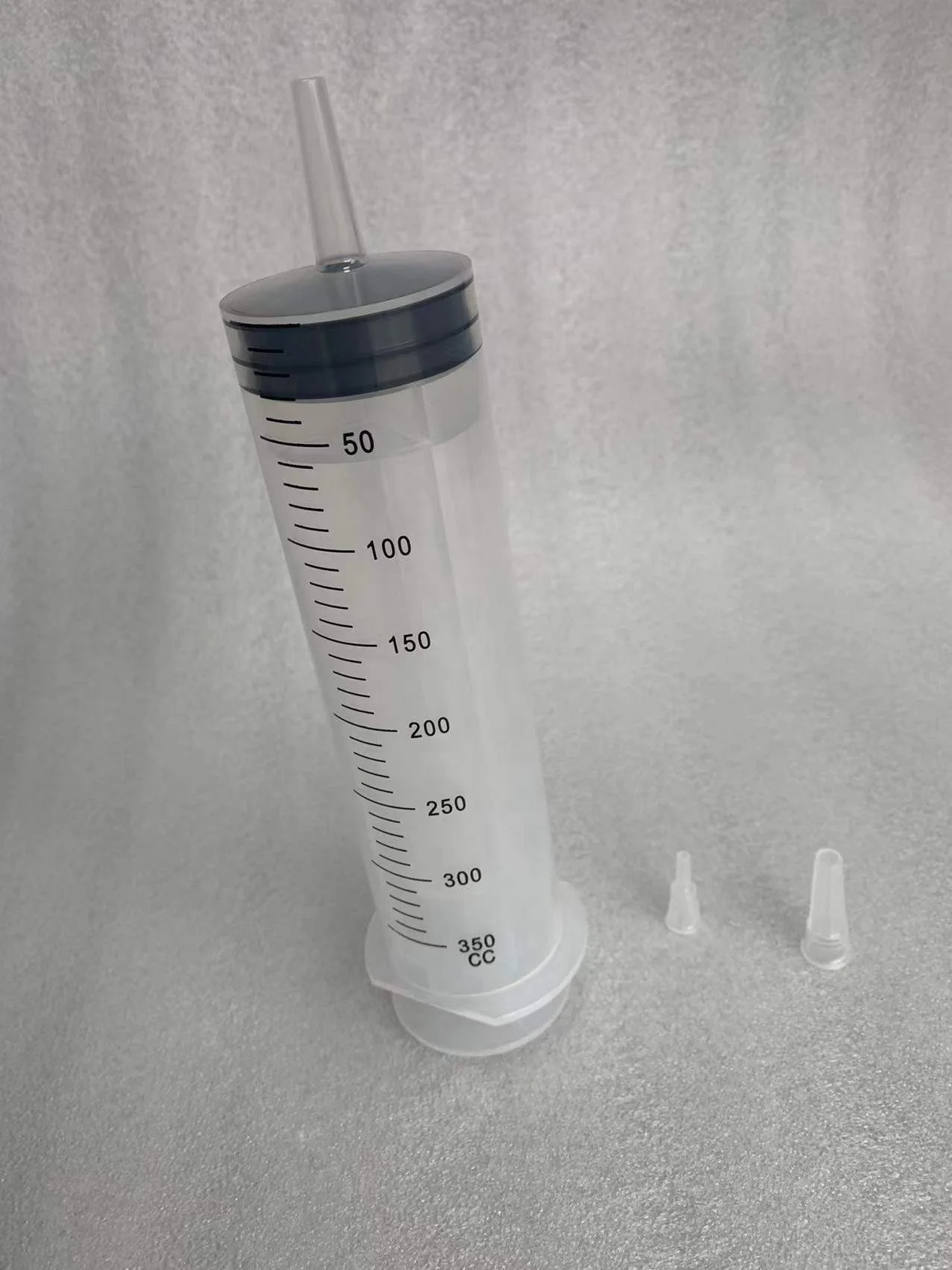 Medical large Feeding Syringe makes it easy to feed patients