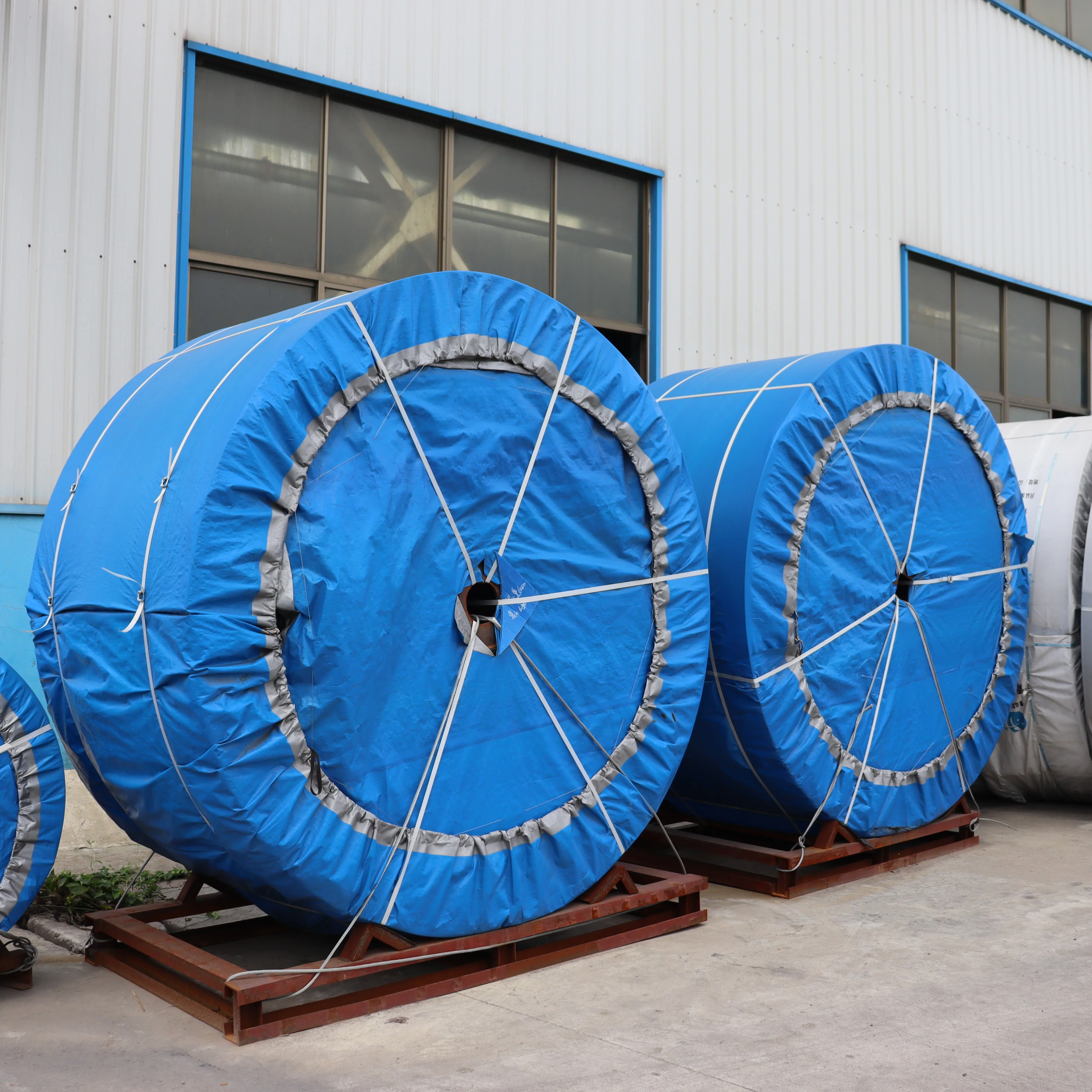 Factory Price High Quality Impact Resistant Steel Cord Conveyor Belt For Mining Industry