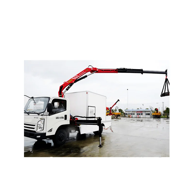 China Famous SPK6500 Lifting Machinery 3.3 Ton Small Crane 12.8m Height Mini Knuckle Boom with Truck