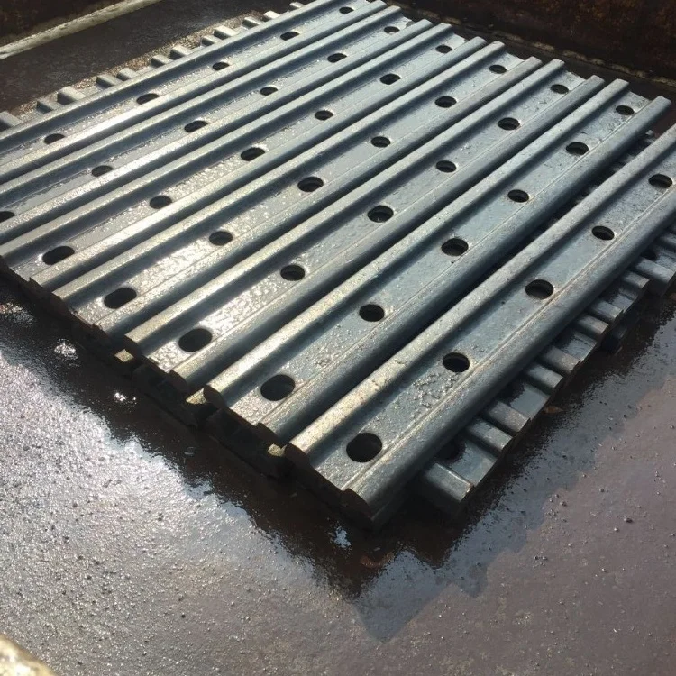 High quality rail fish plate for fastening railroad four/six hole rail joint